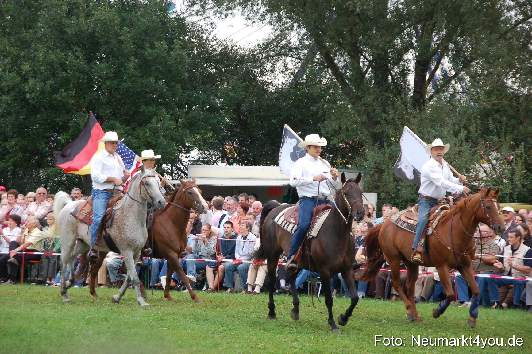 0212 Pferde Fohlenschau 200807