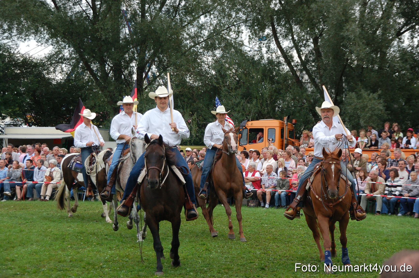 0214 Pferde Fohlenschau 200807