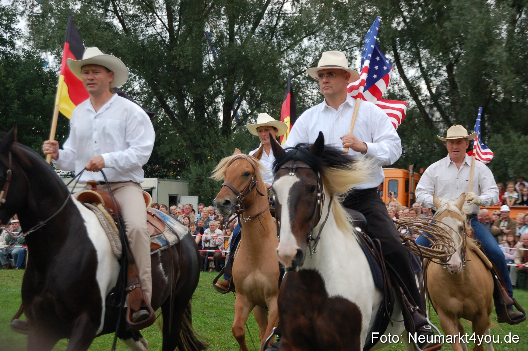 0216 Pferde Fohlenschau 200807