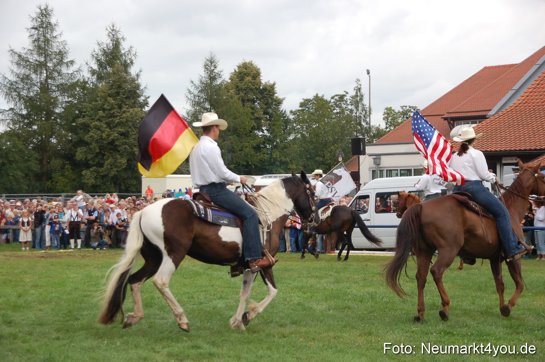 0228 Pferde Fohlenschau 200807