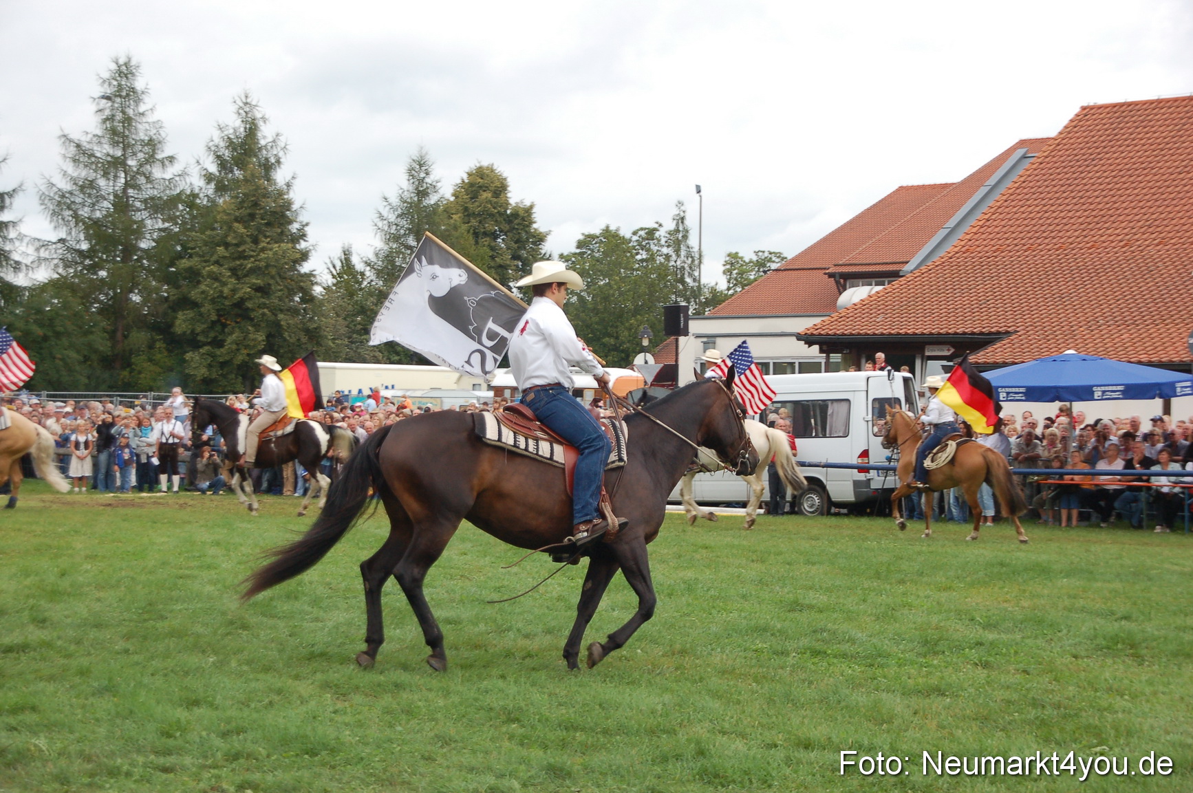 0229 Pferde Fohlenschau 200807