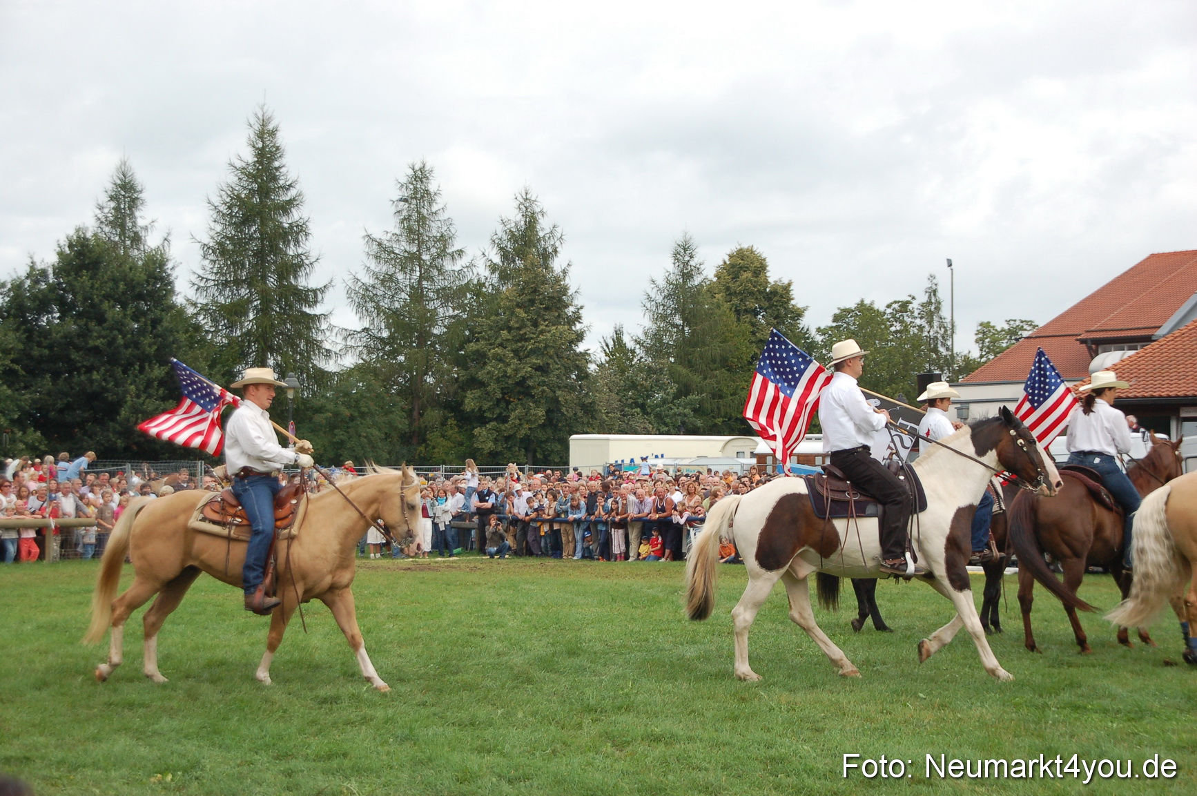 0238 Pferde Fohlenschau 200807