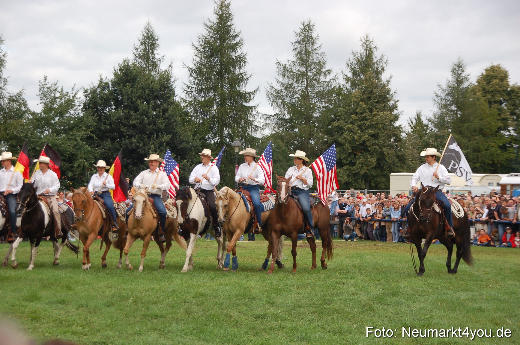 0240 Pferde Fohlenschau 200807