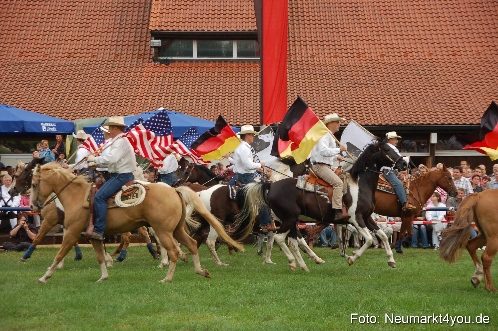 0249 Pferde Fohlenschau 200807