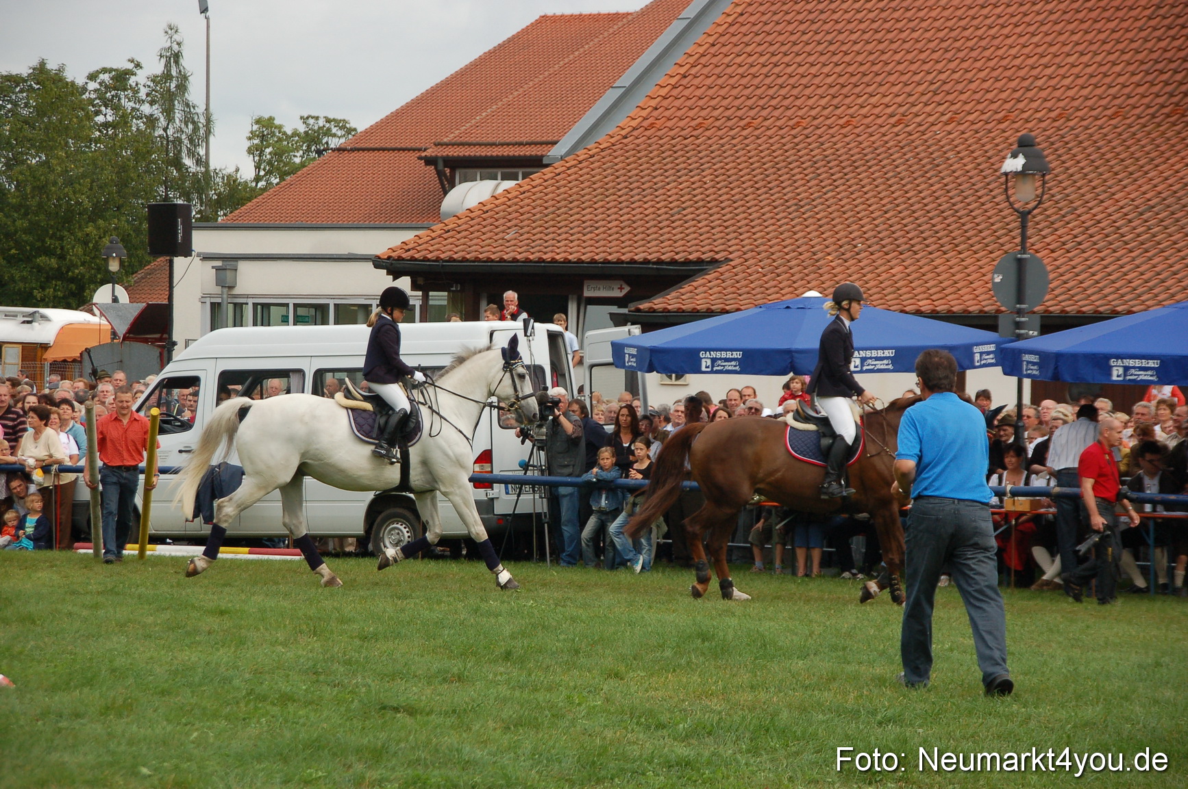0255 Pferde Fohlenschau 200807