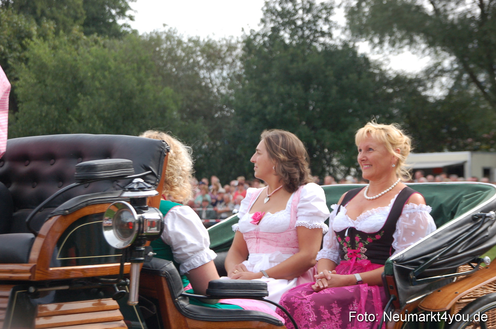 0327 Pferde Fohlenschau 200807