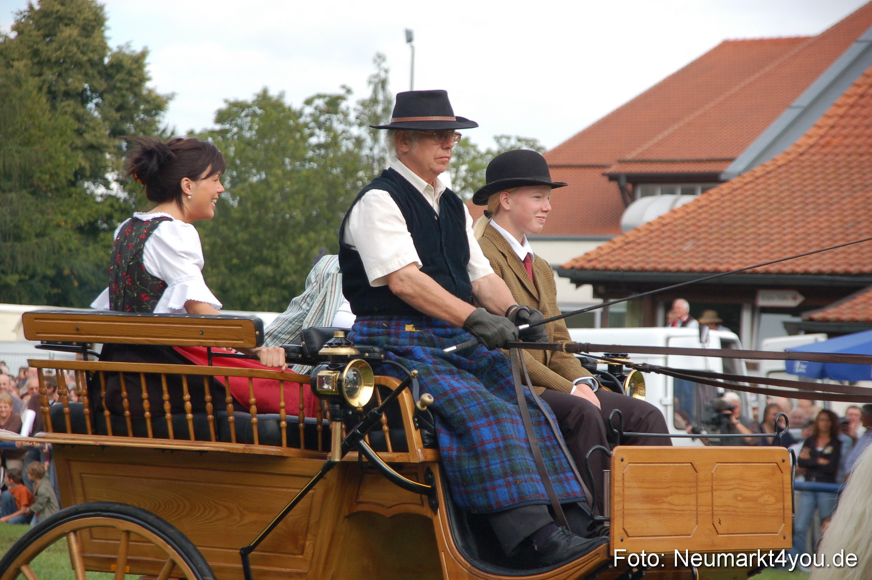 0333 Pferde Fohlenschau 200807
