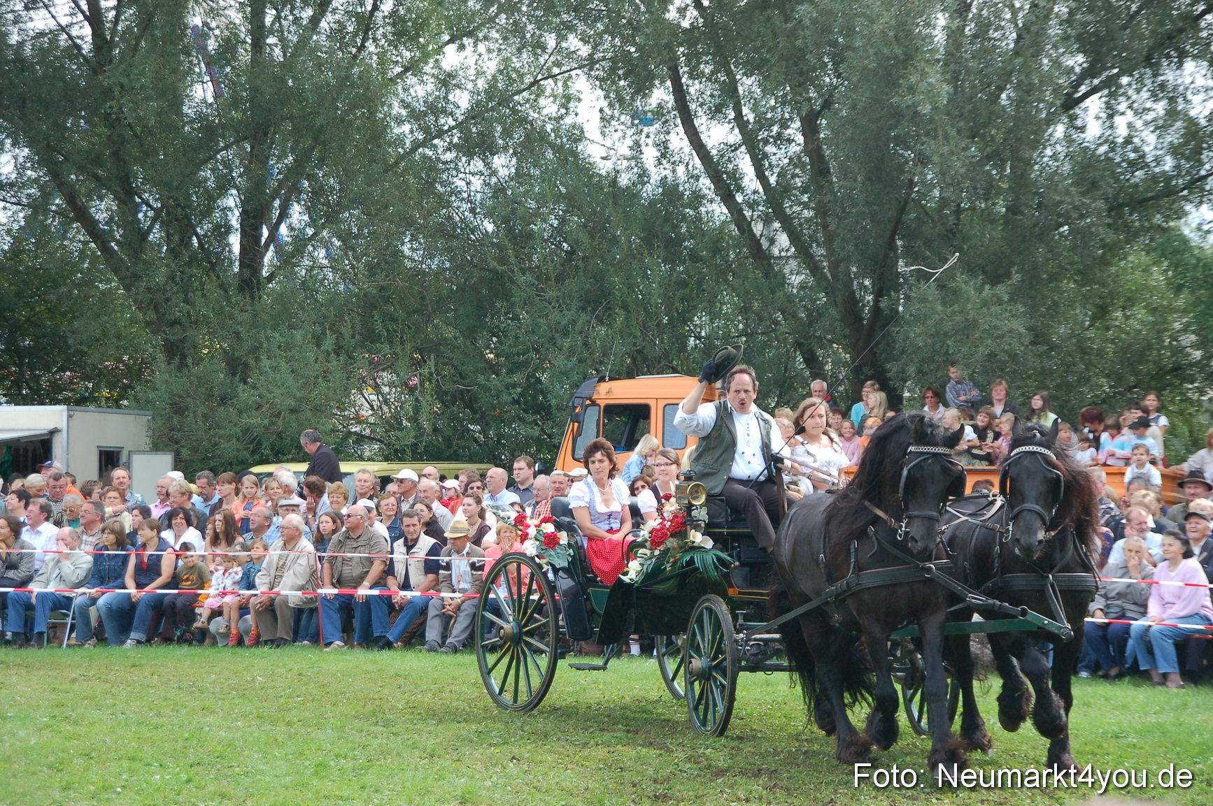 0390 Pferde Fohlenschau 200807