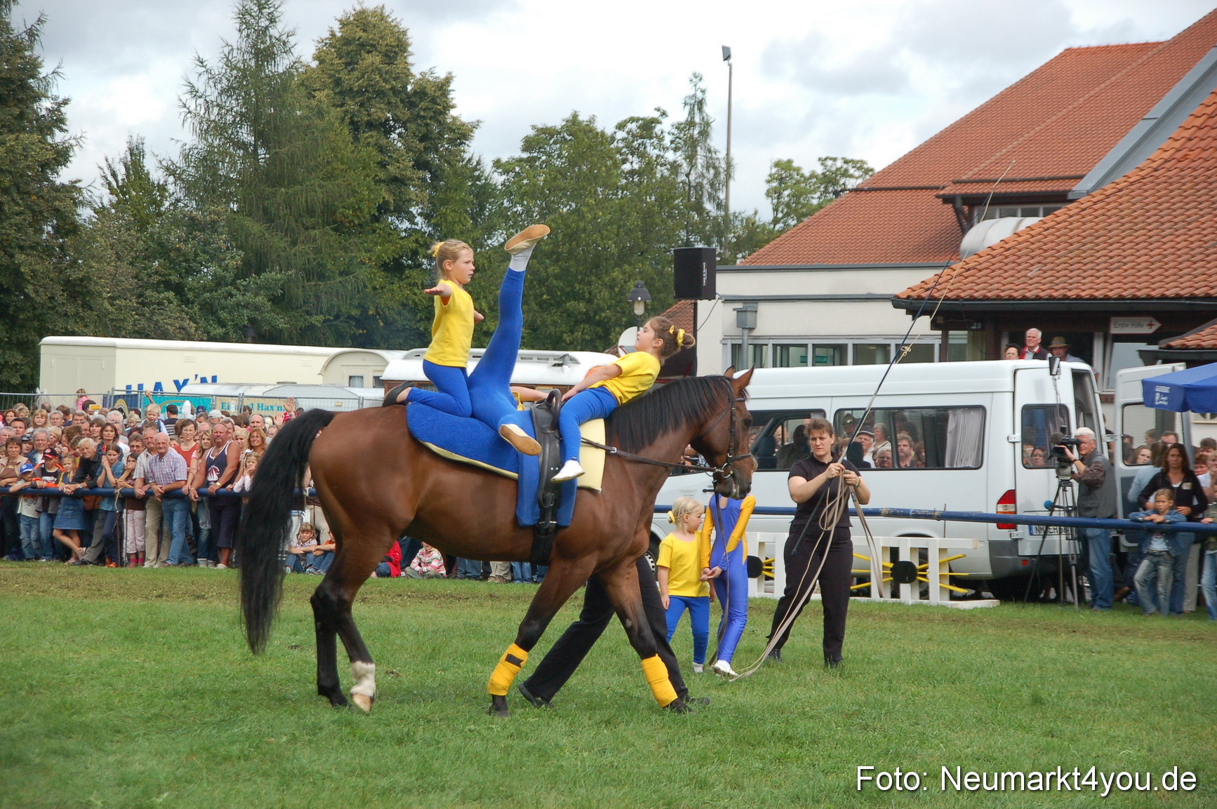 0432 Pferde Fohlenschau 200807