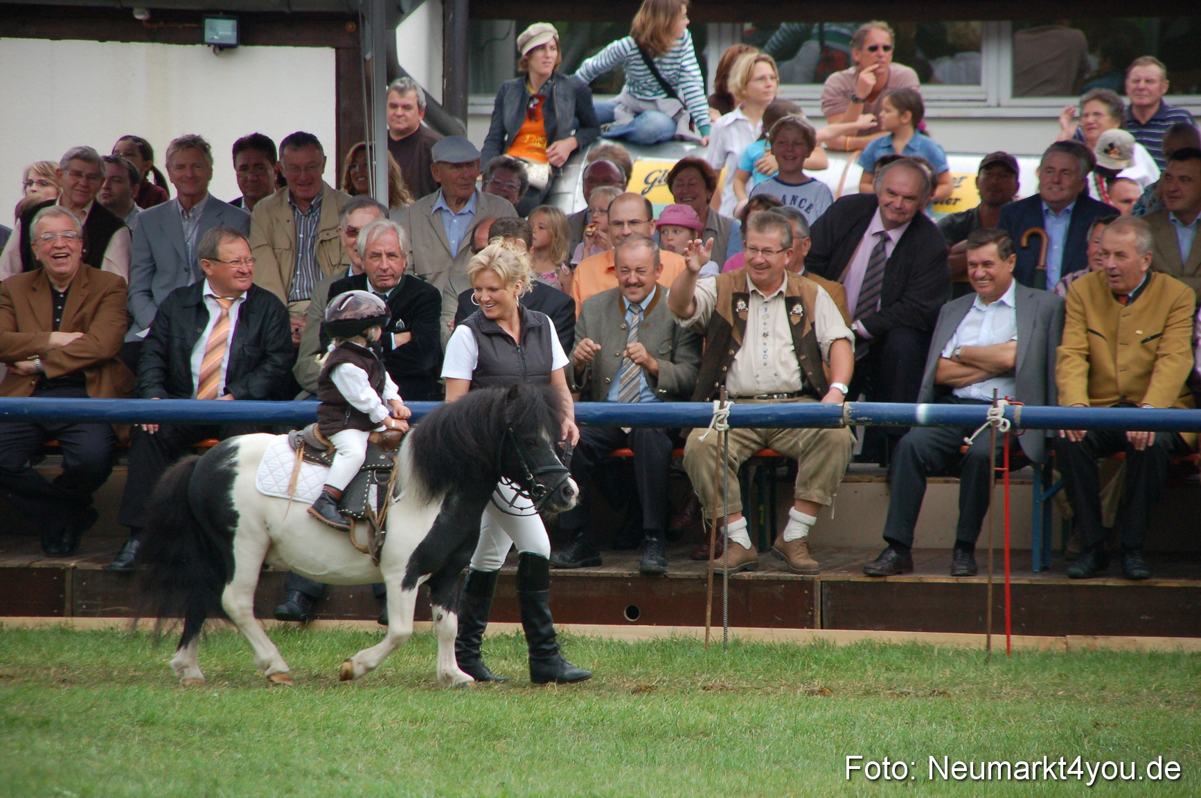 0518 Pferde Fohlenschau 200807