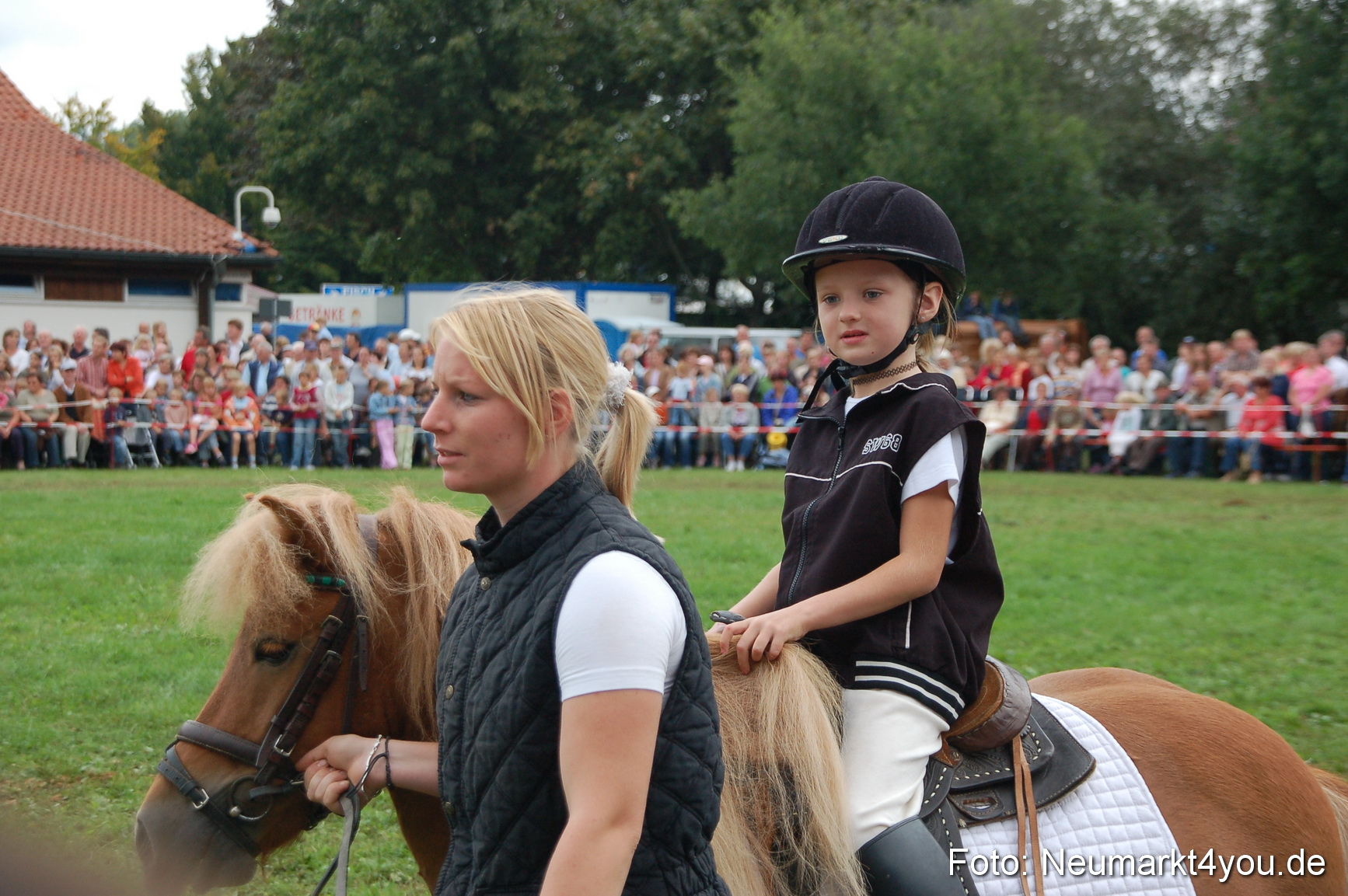 0523 Pferde Fohlenschau 200807
