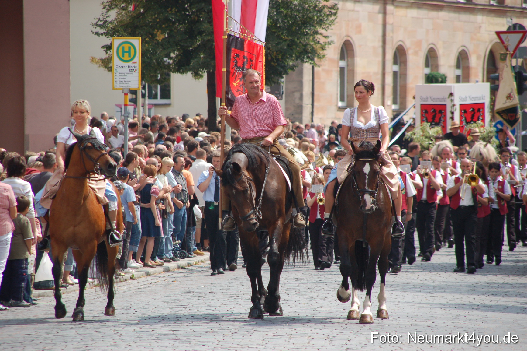 0022 Volksfestzug 120807