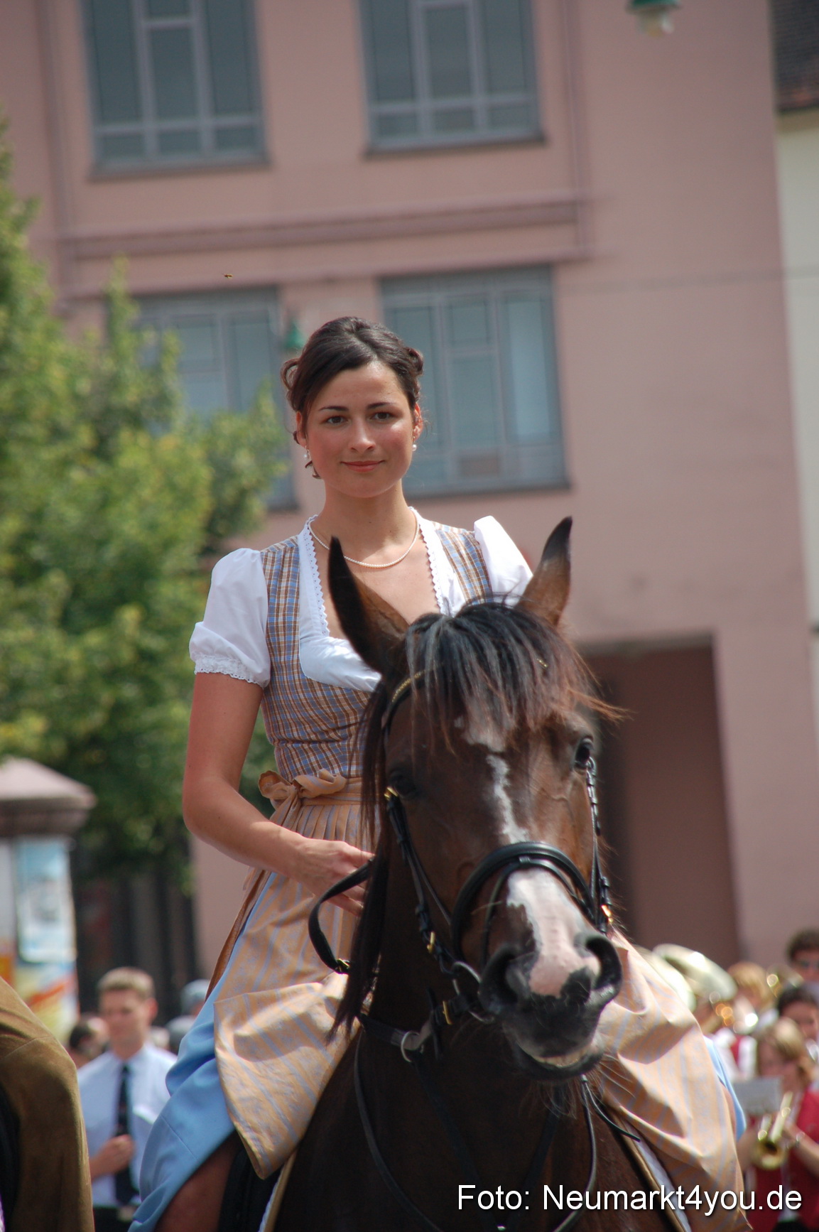 0024 Volksfestzug 120807