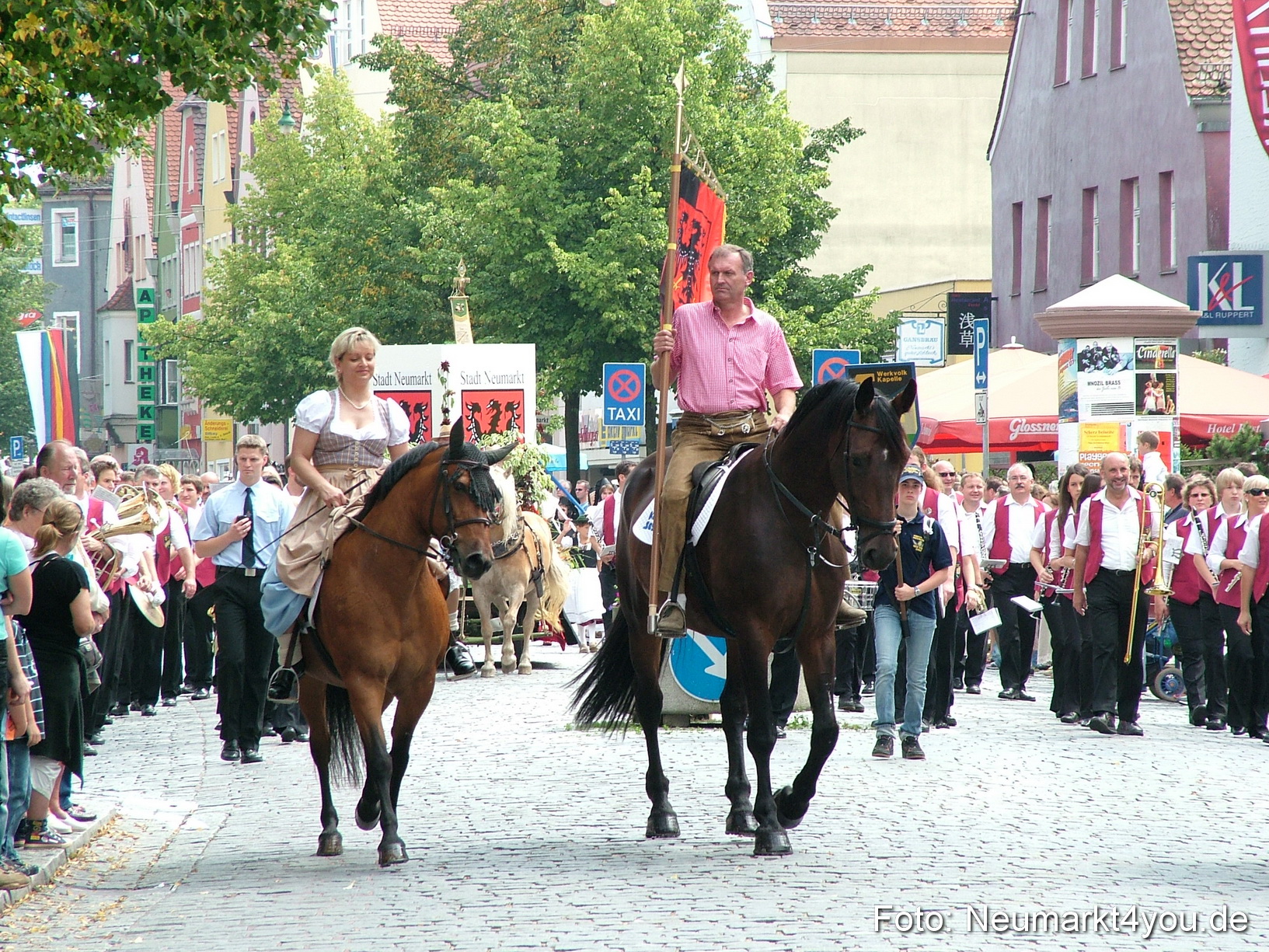 0044 Volksfestzug 120807