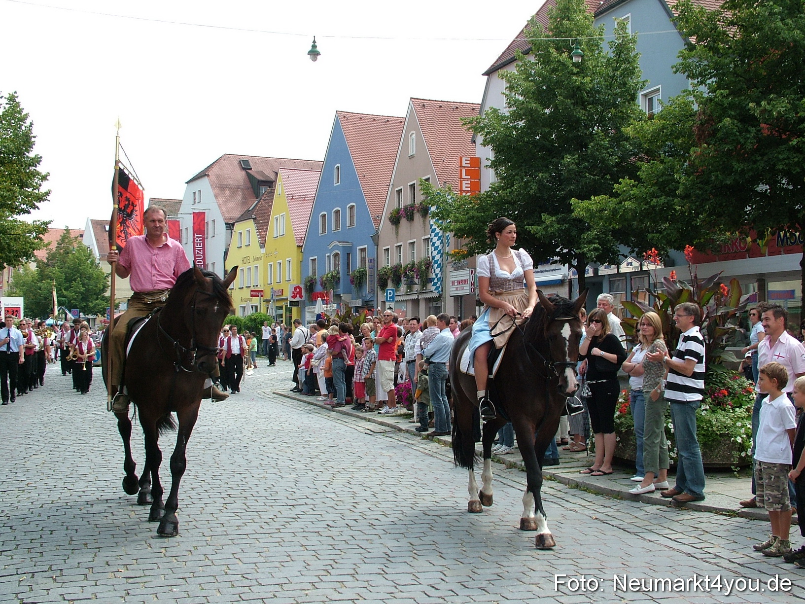0048 Volksfestzug 120807