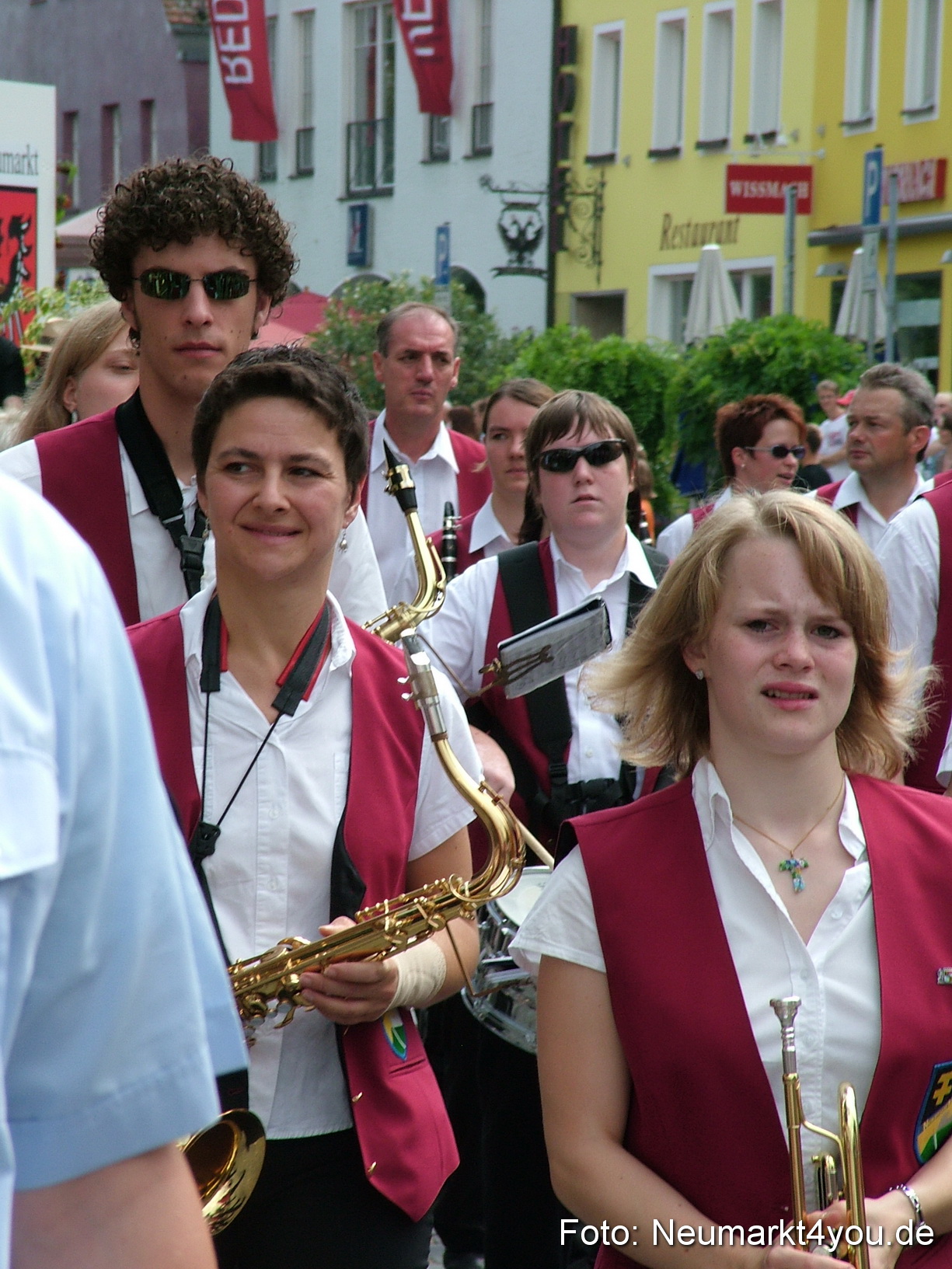 0054 Volksfestzug 120807