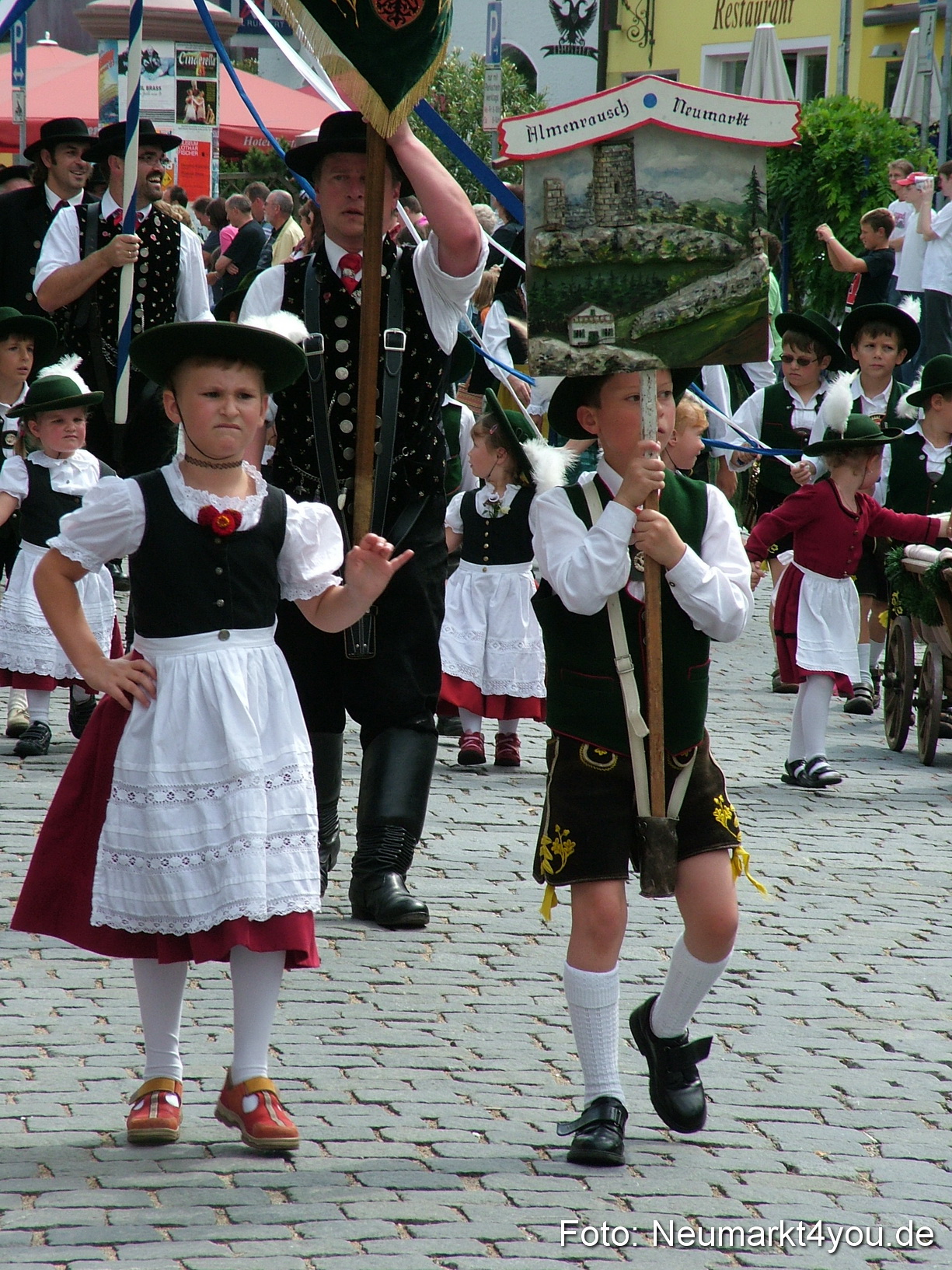 0061 Volksfestzug 120807