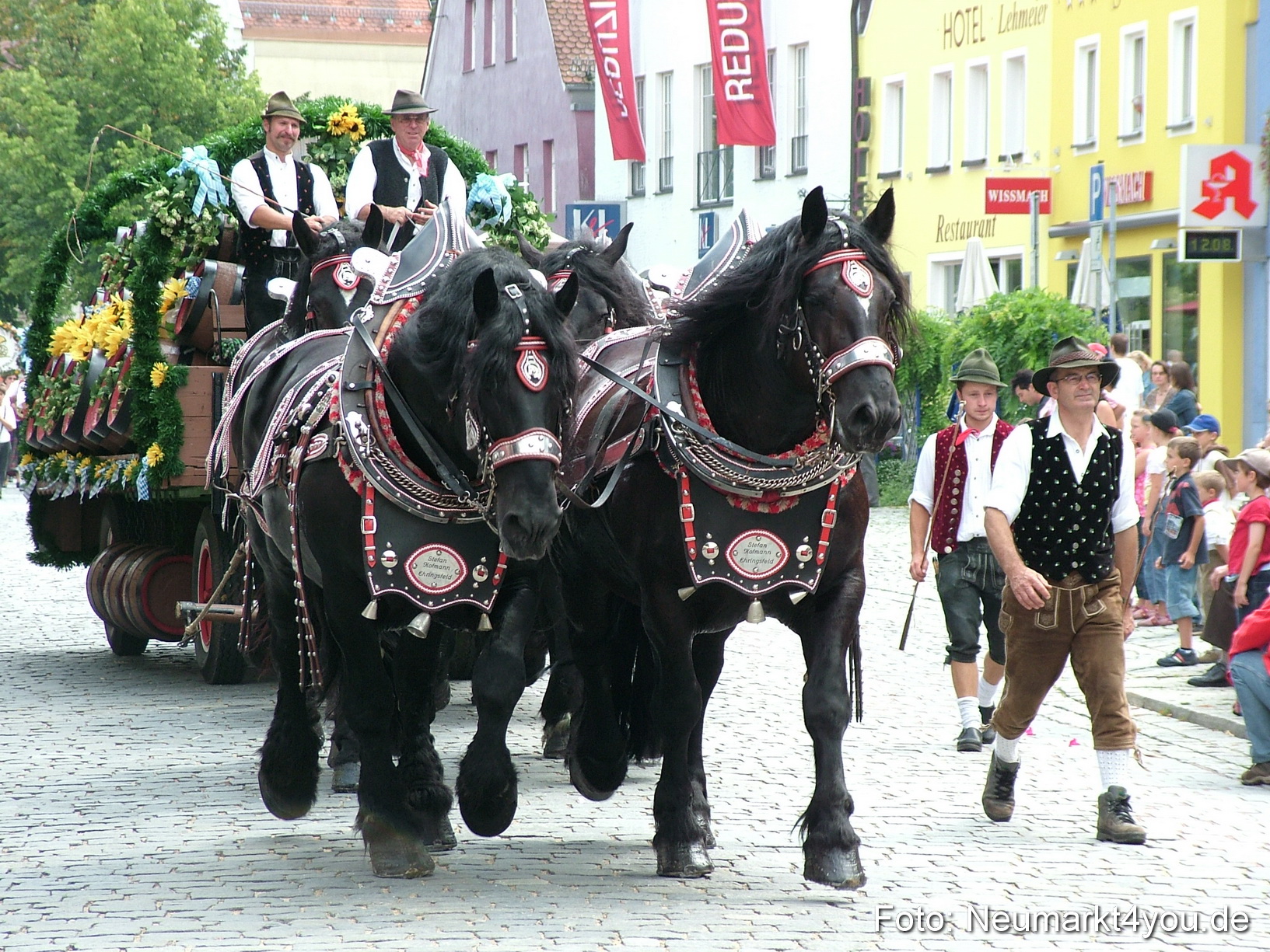 0099 Volksfestzug 120807