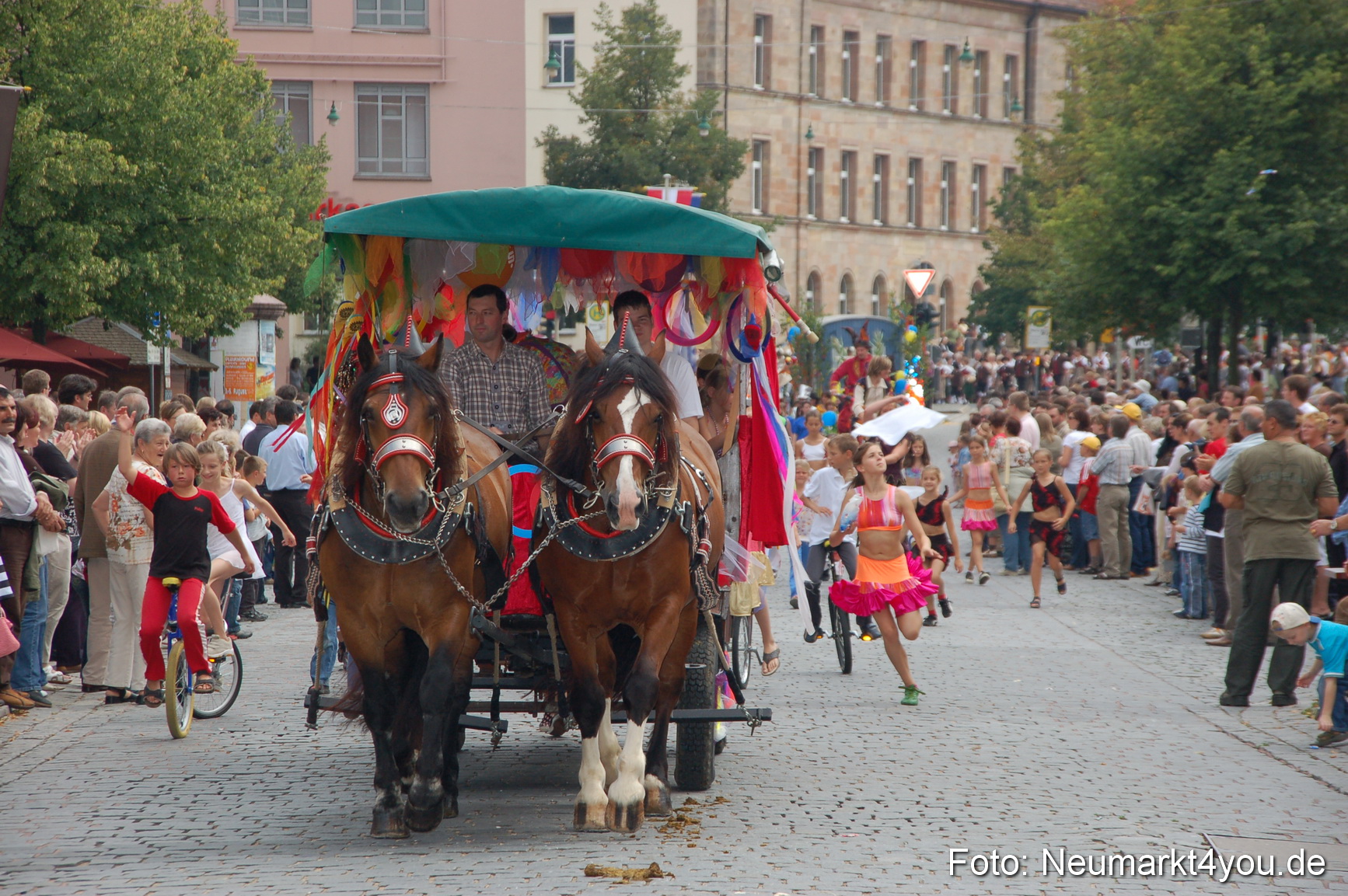 0122 Volksfestzug 120807