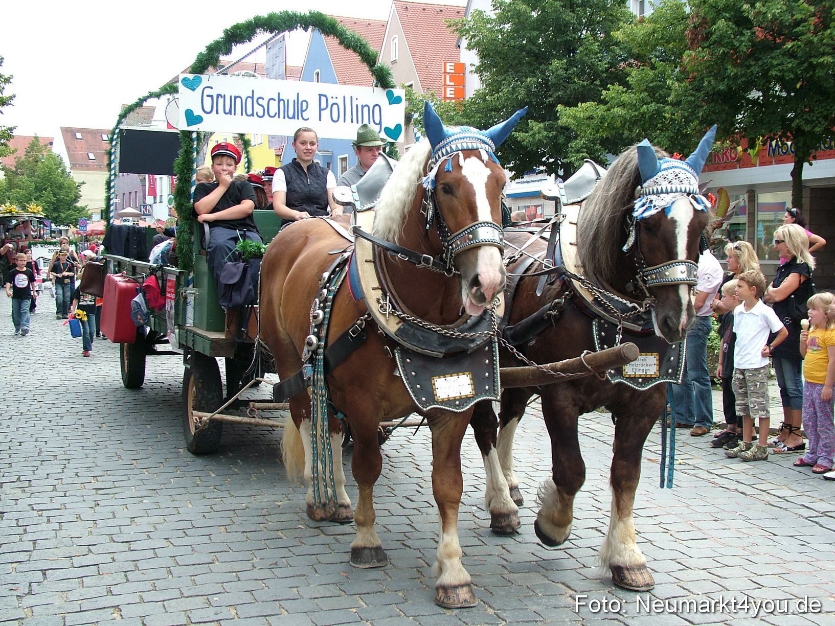 0130 Volksfestzug 120807