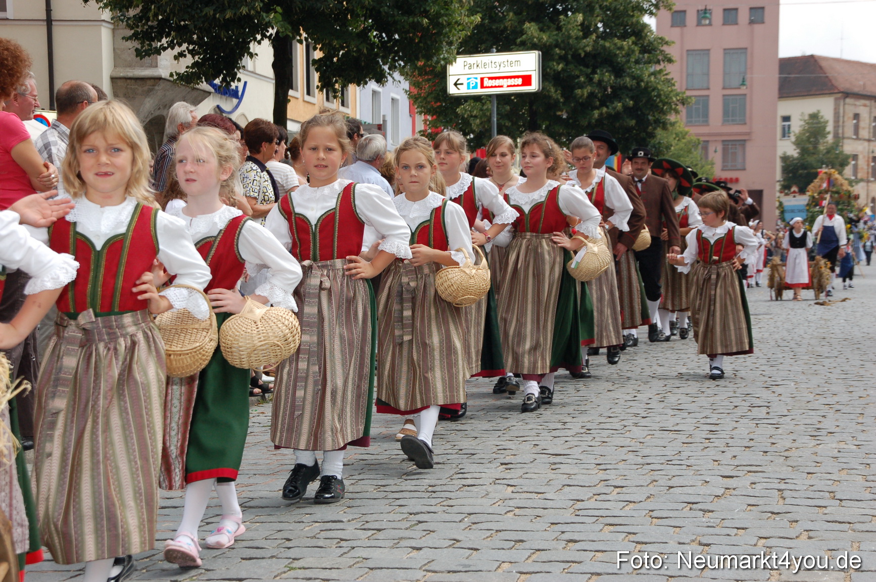 0155 Volksfestzug 120807