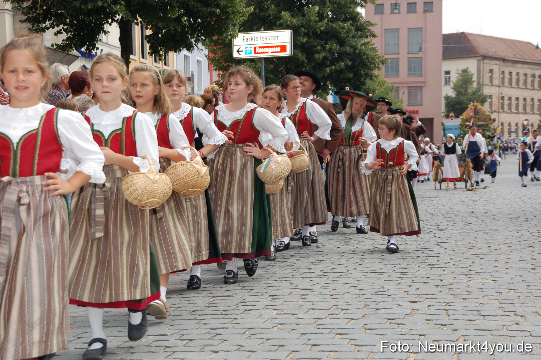 0156 Volksfestzug 120807