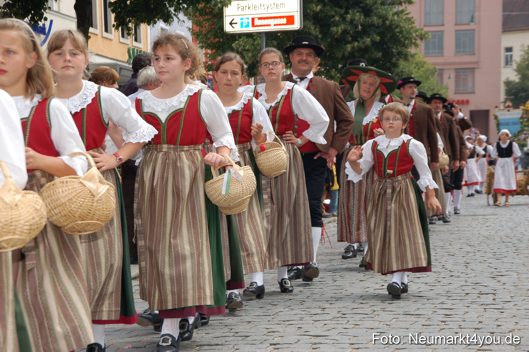 0157 Volksfestzug 120807