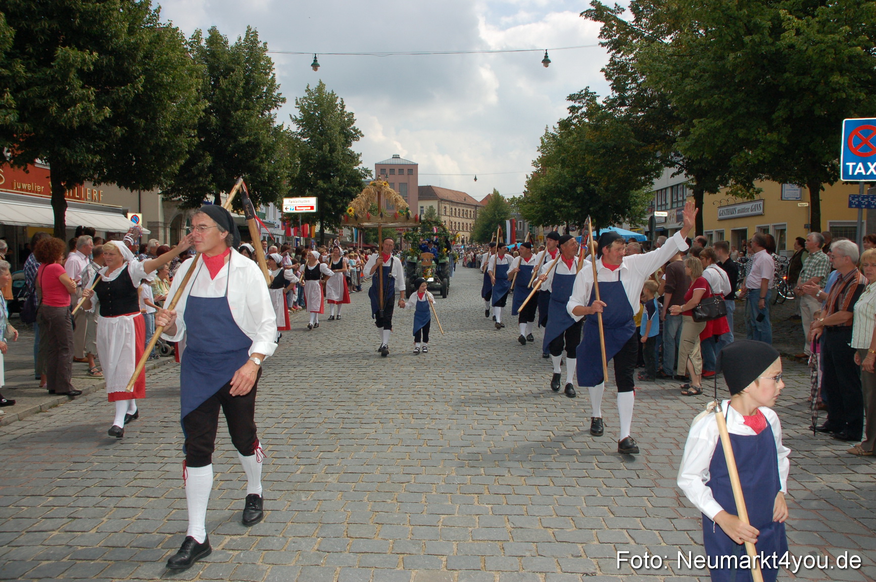0166 Volksfestzug 120807