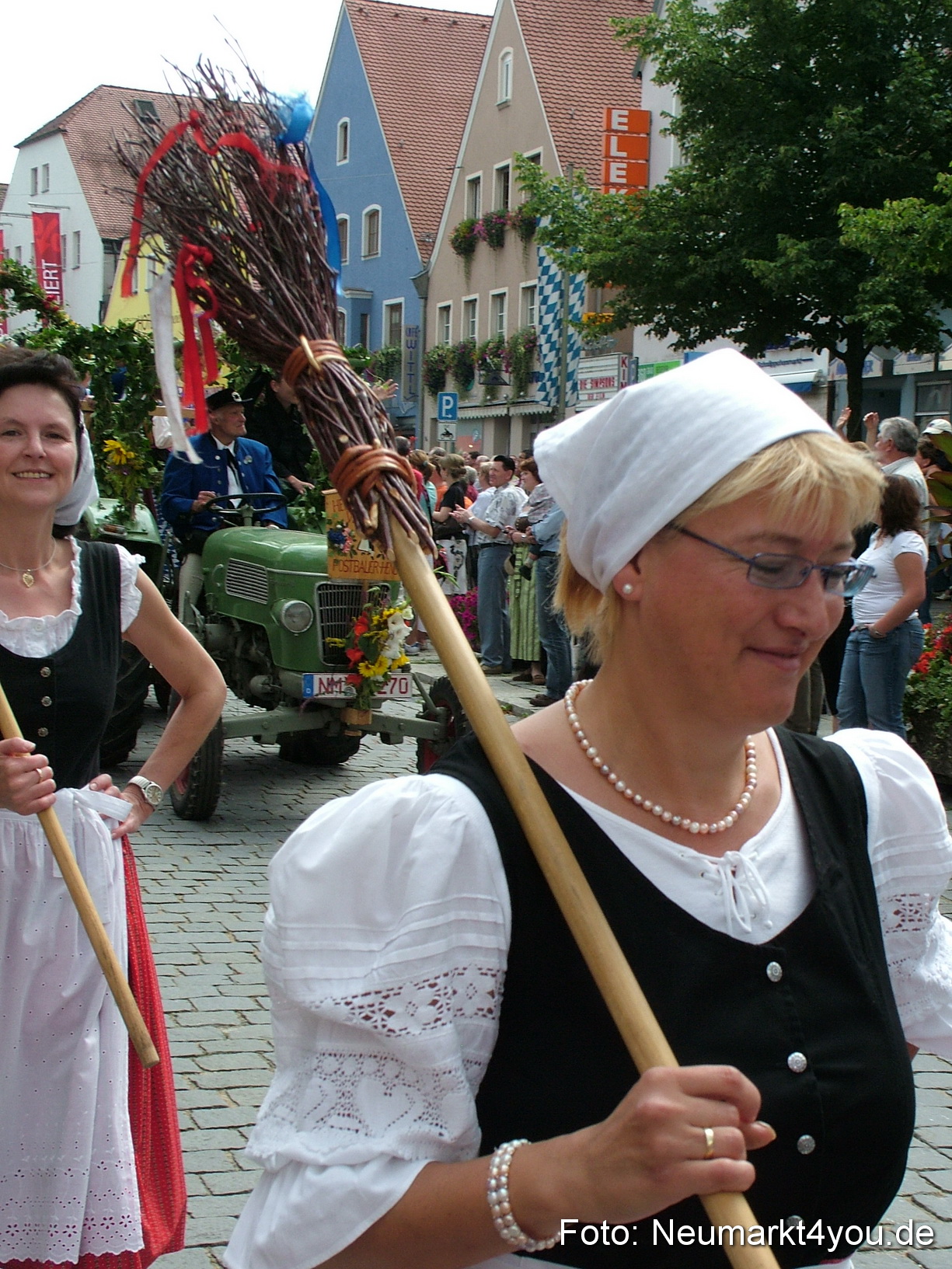 0183 Volksfestzug 120807