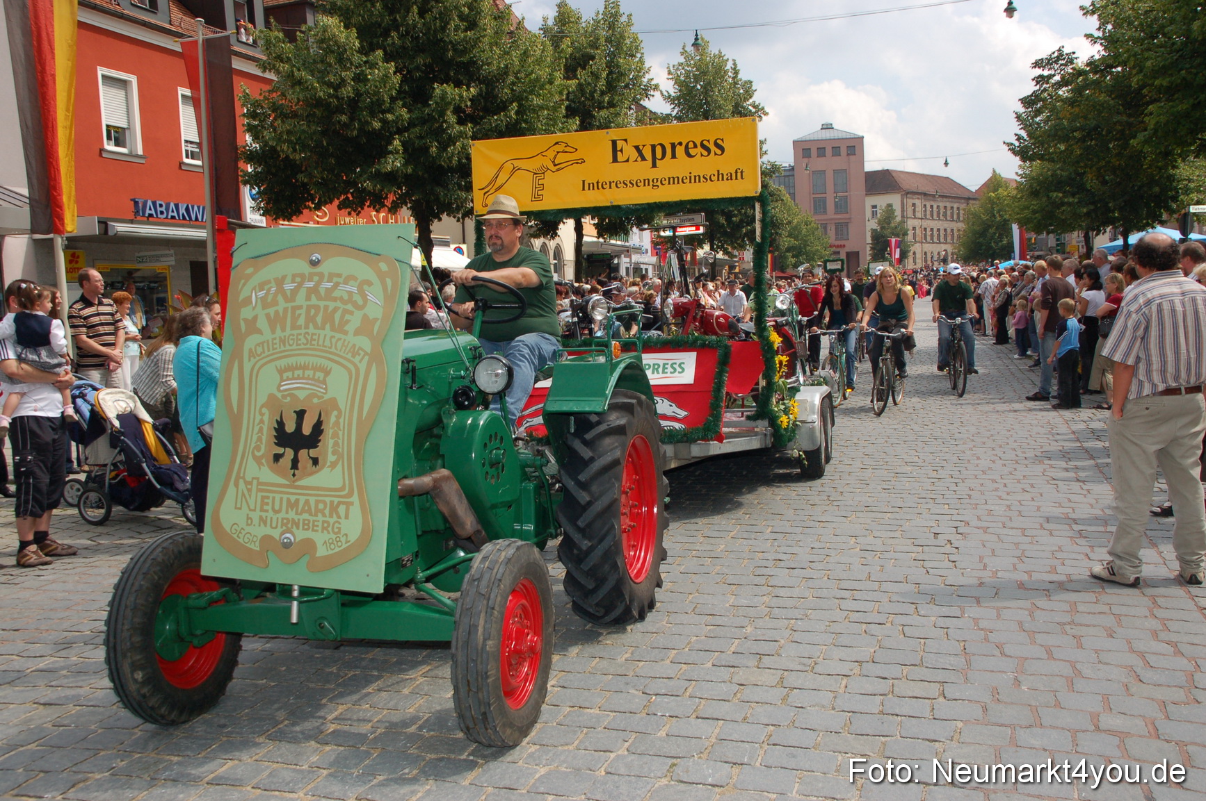 0192 Volksfestzug 120807