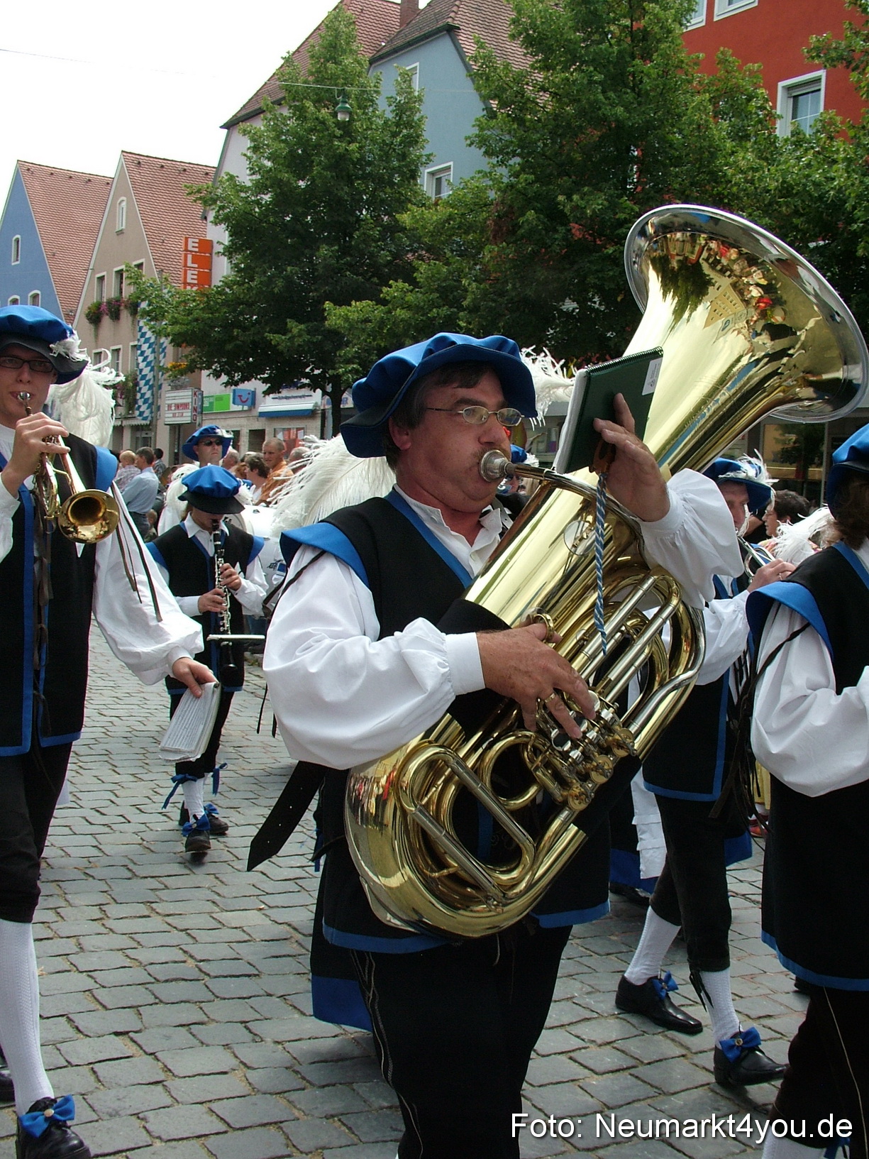 0197 Volksfestzug 120807