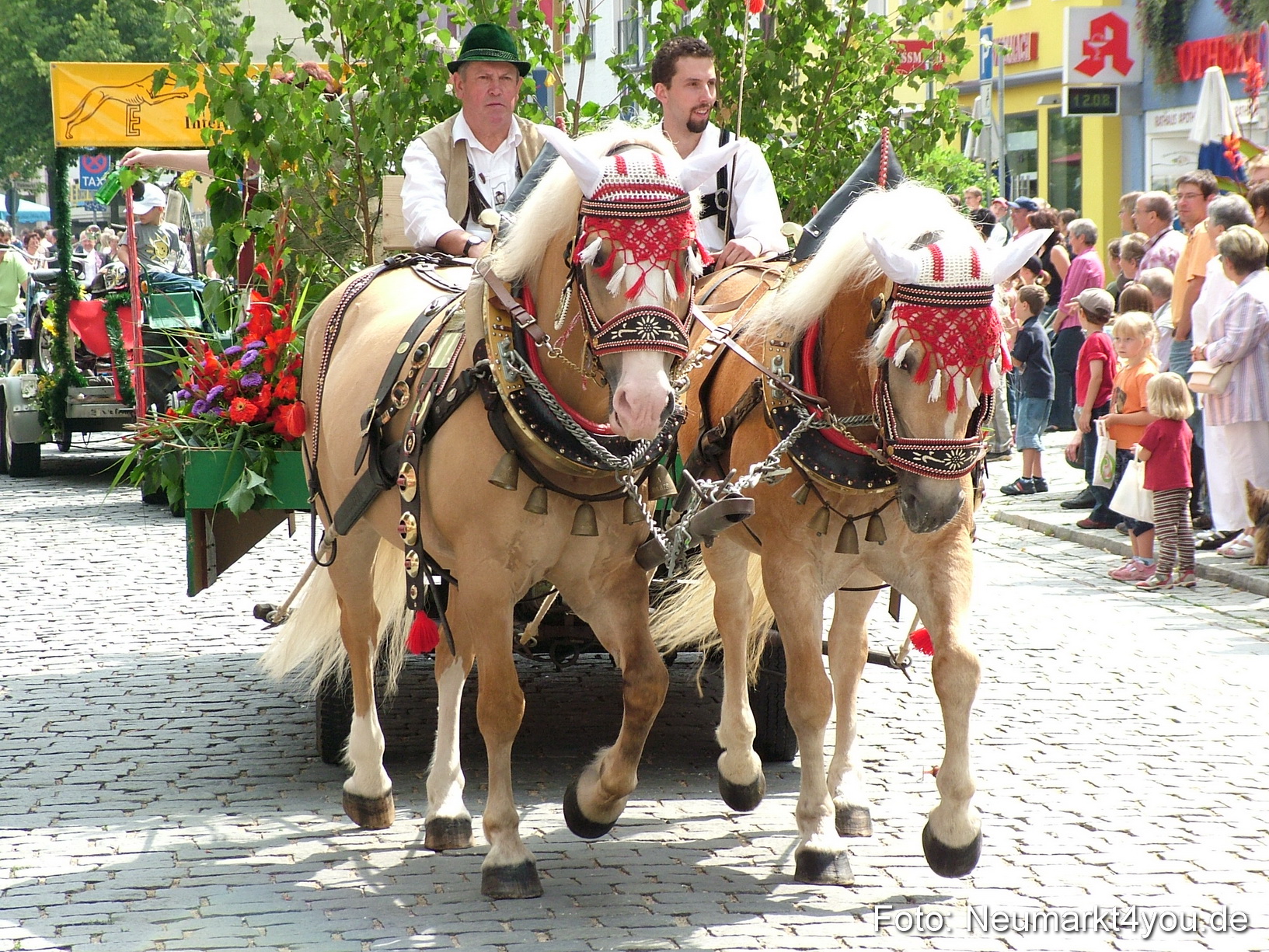 0201 Volksfestzug 120807