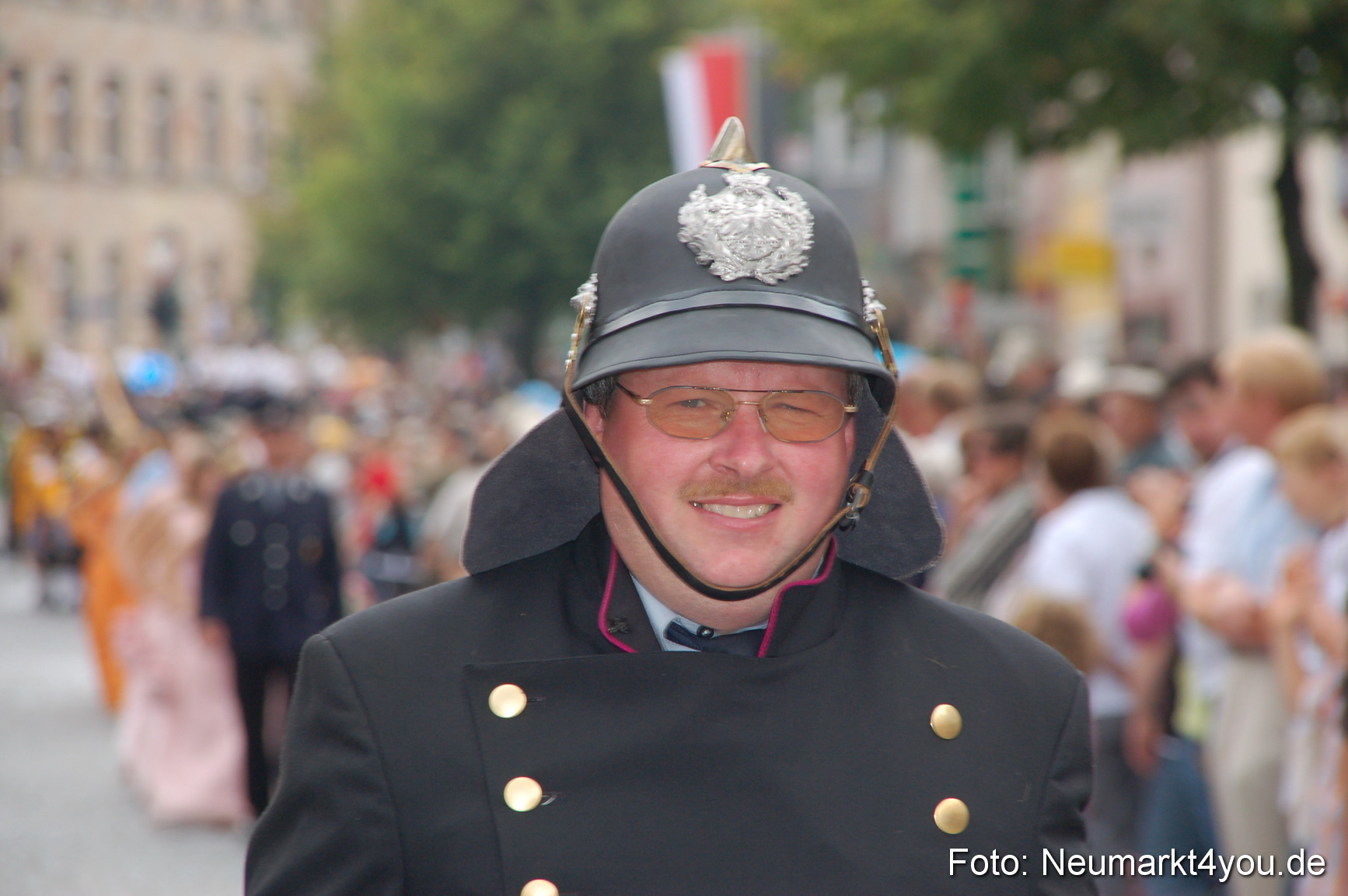 0219 Volksfestzug 120807