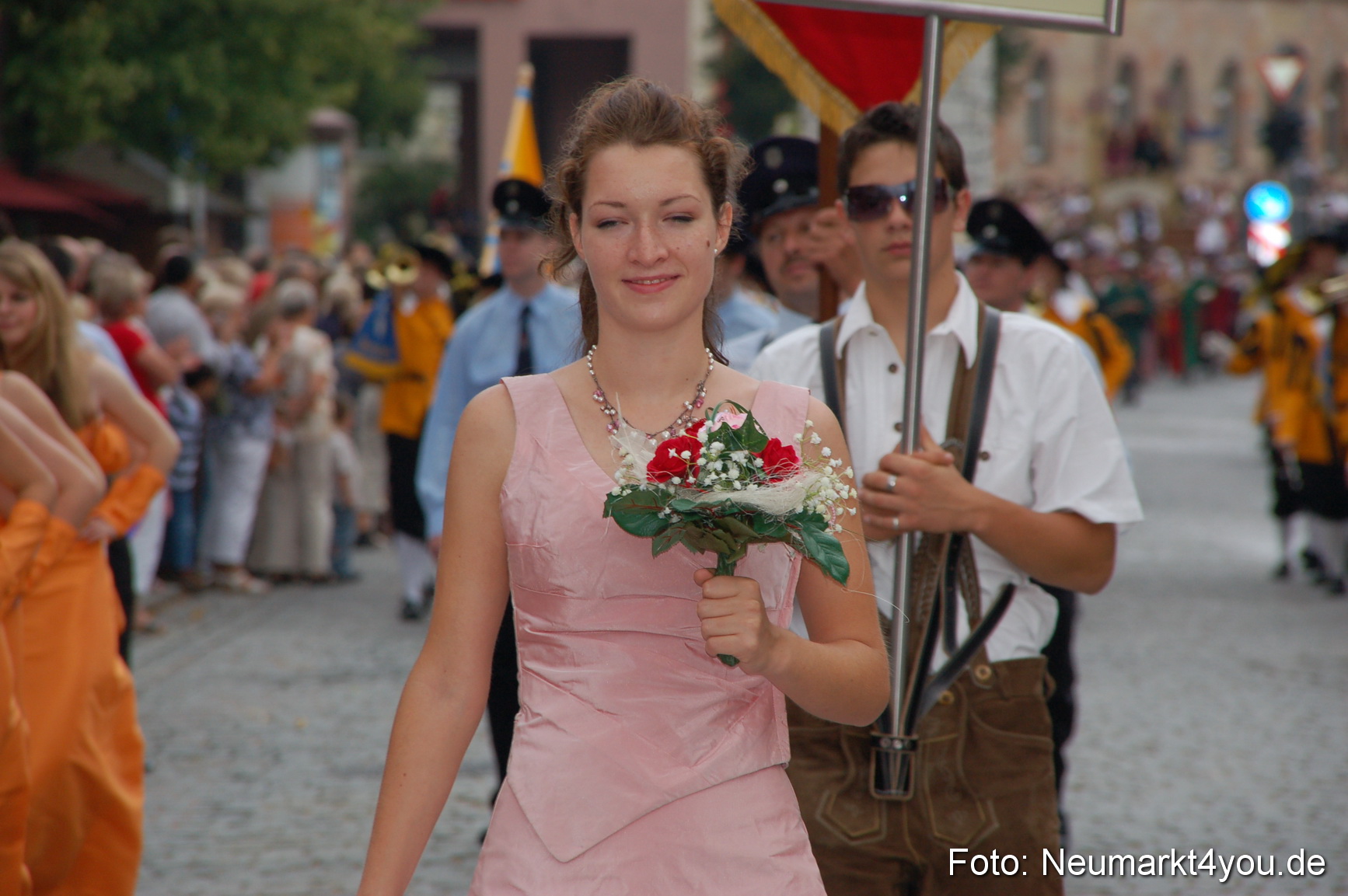 0227 Volksfestzug 120807