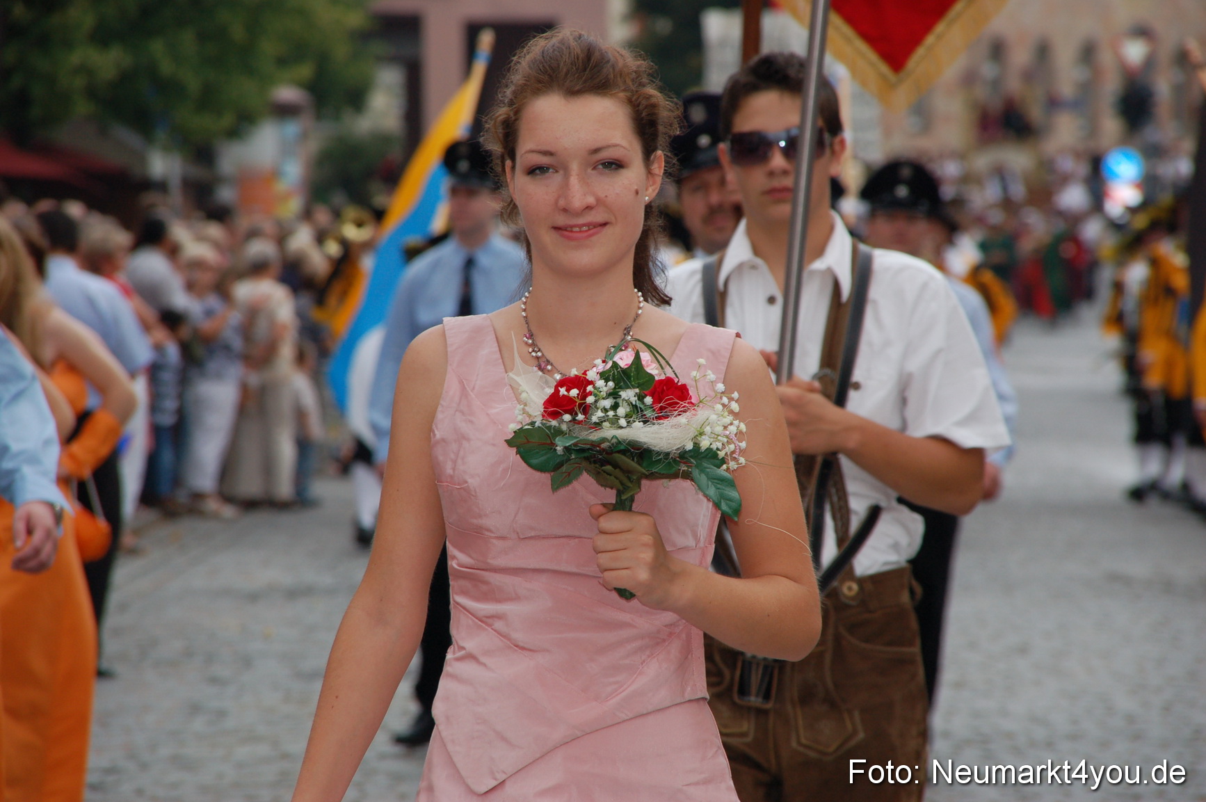 0228 Volksfestzug 120807