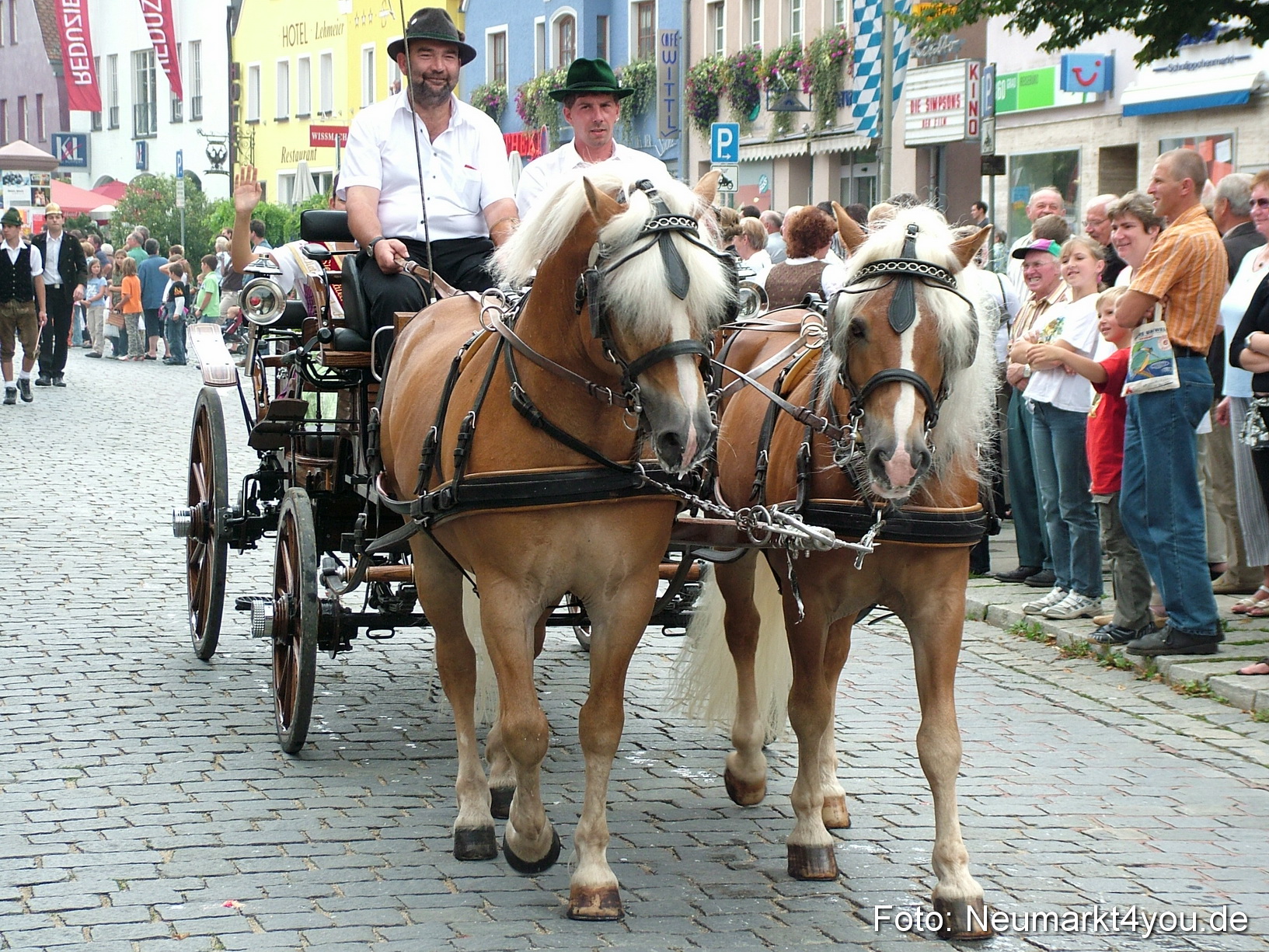0230 Volksfestzug 120807