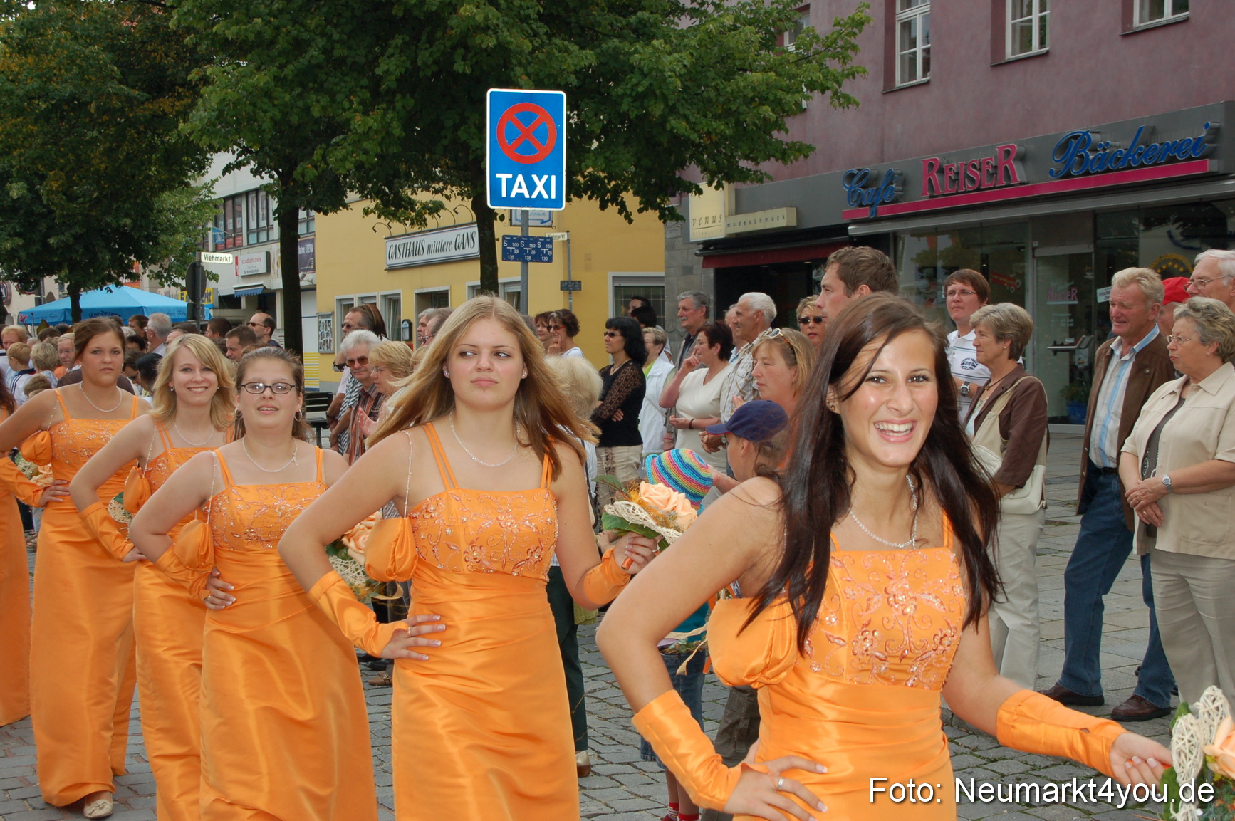 0231 Volksfestzug 120807