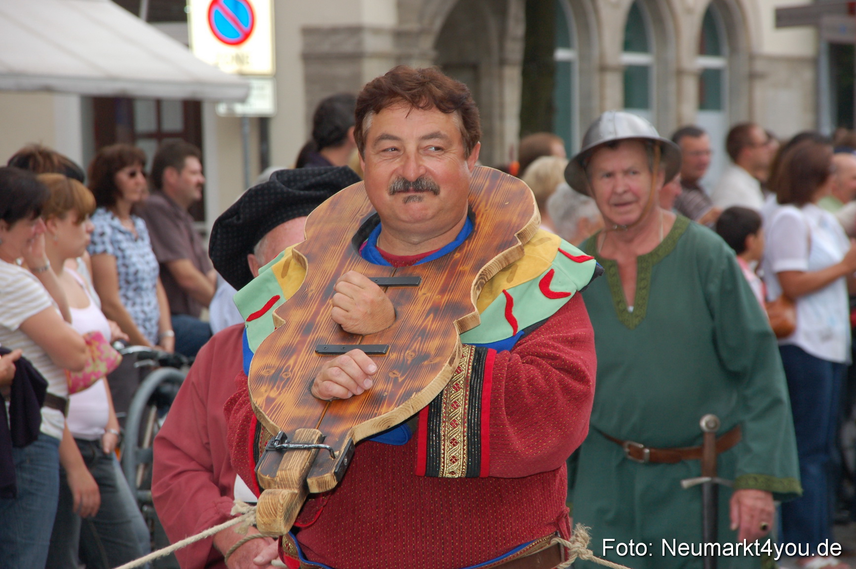 0245 Volksfestzug 120807