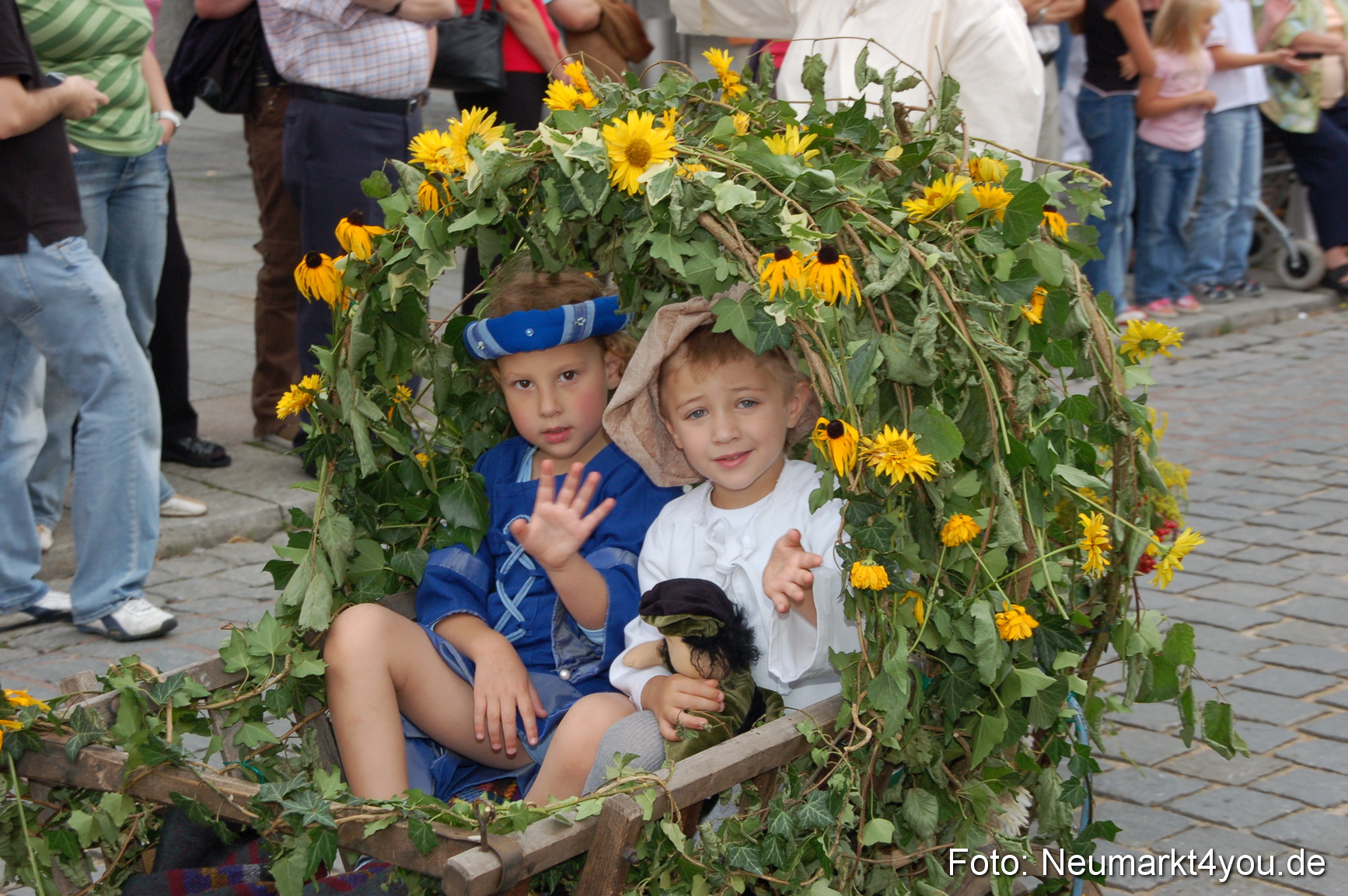 0249 Volksfestzug 120807