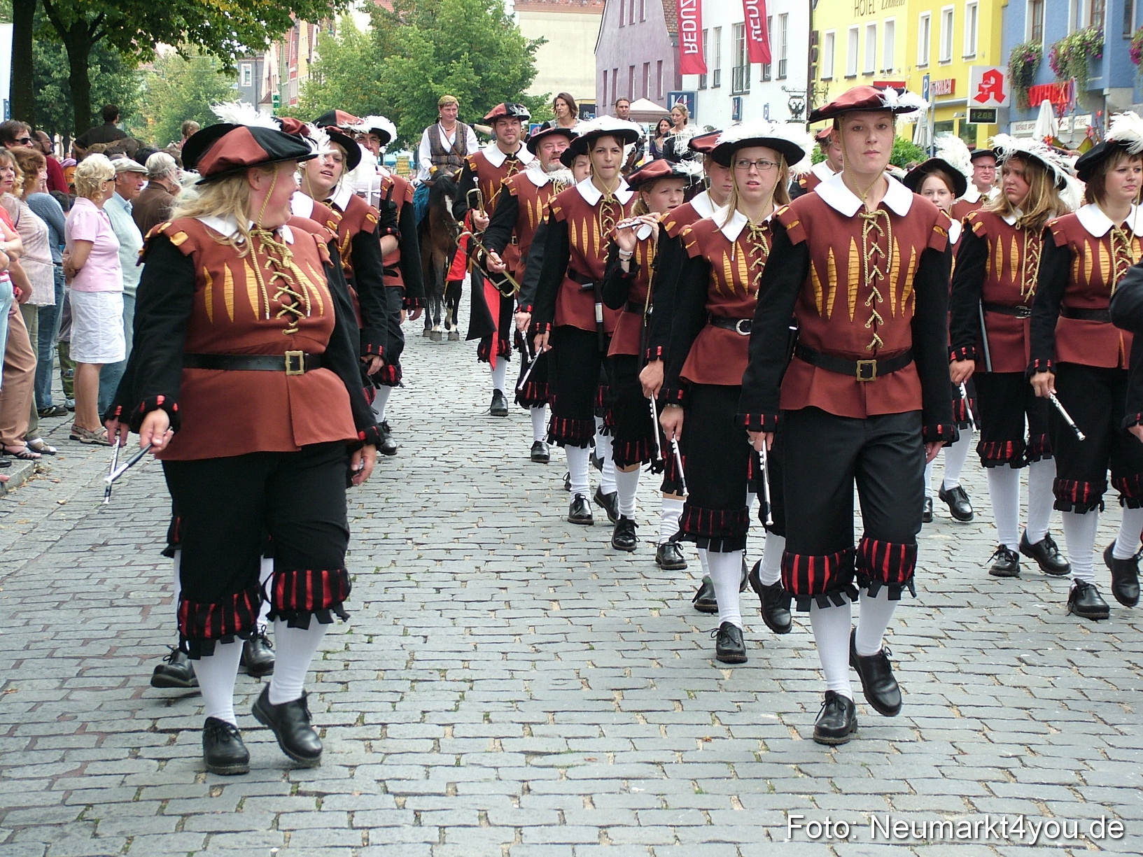 0302 Volksfestzug 120807
