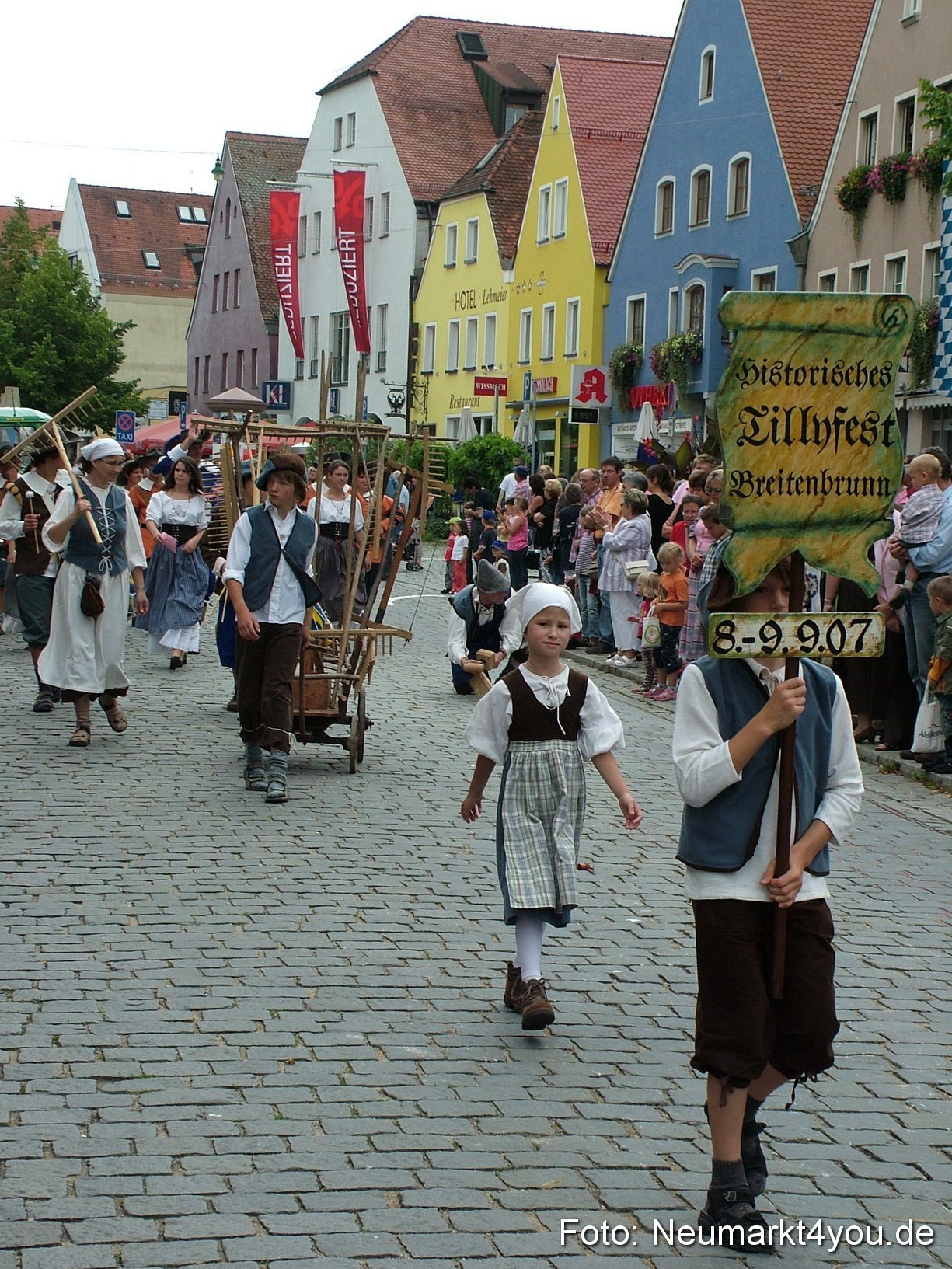 0317 Volksfestzug 120807