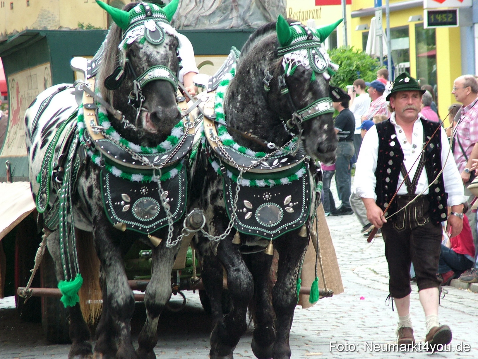 0322 Volksfestzug 120807