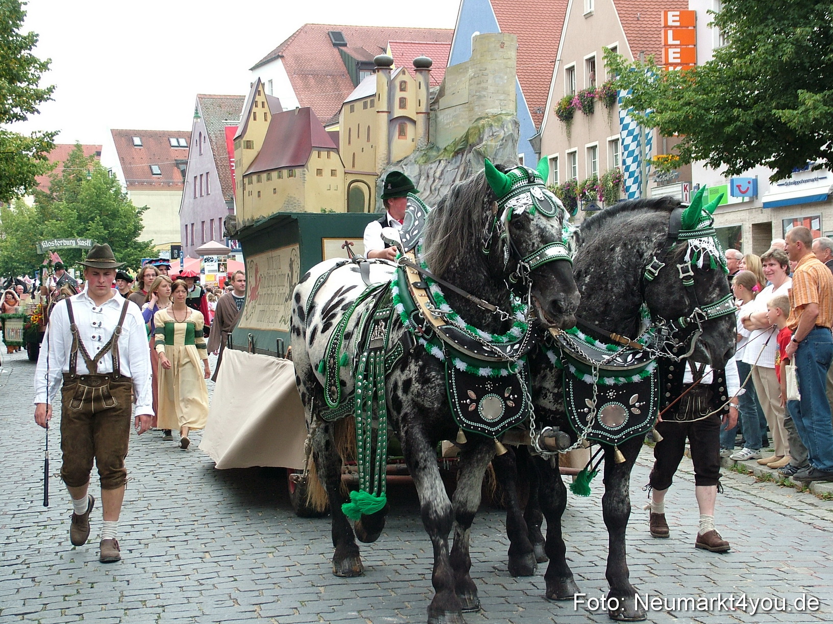 0323 Volksfestzug 120807
