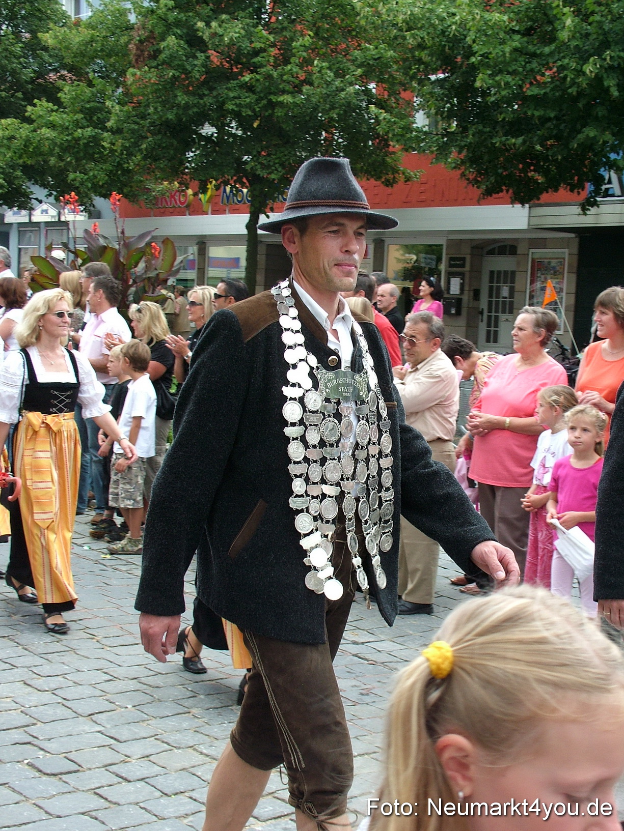 0346 Volksfestzug 120807