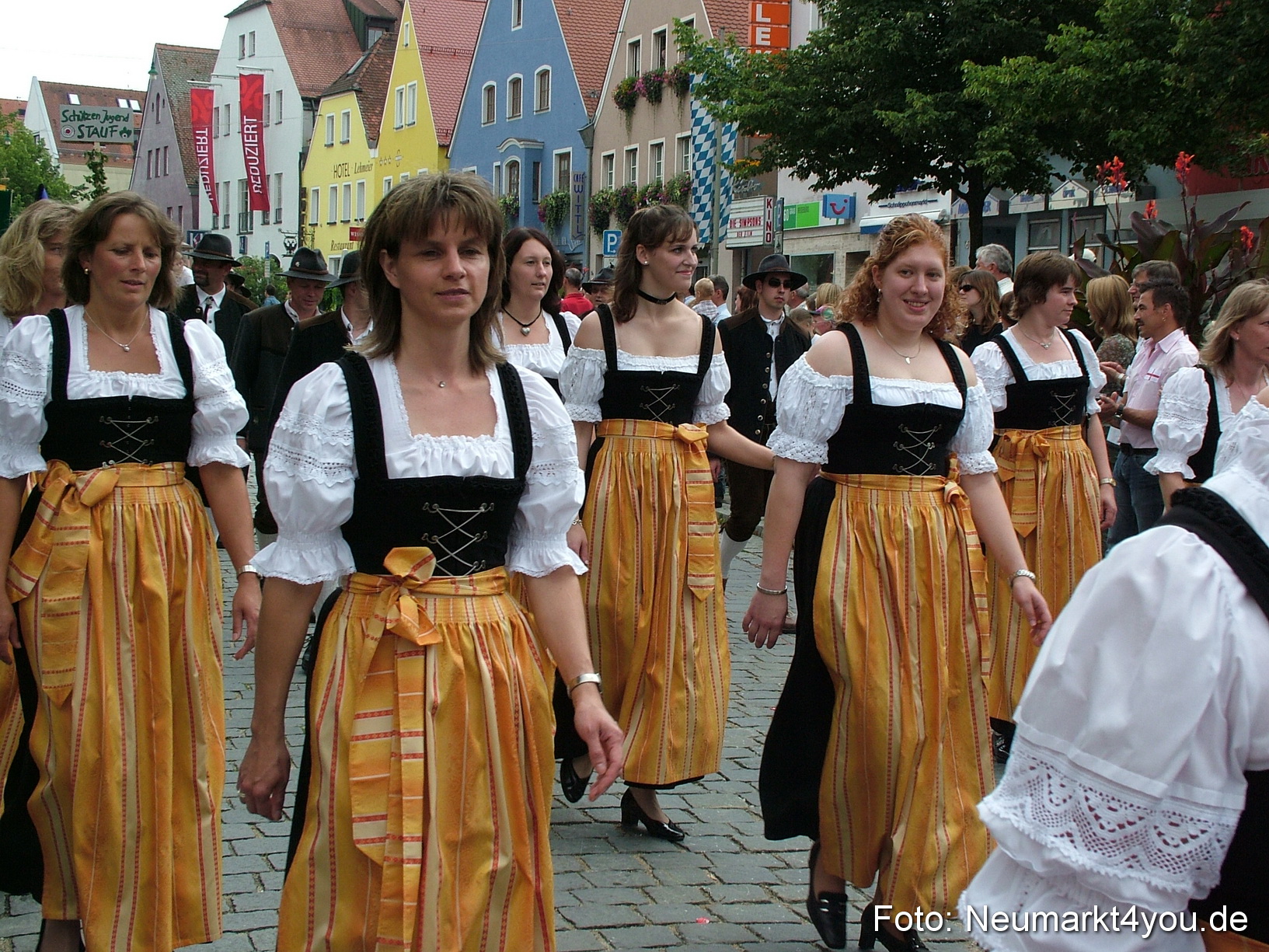 0347 Volksfestzug 120807