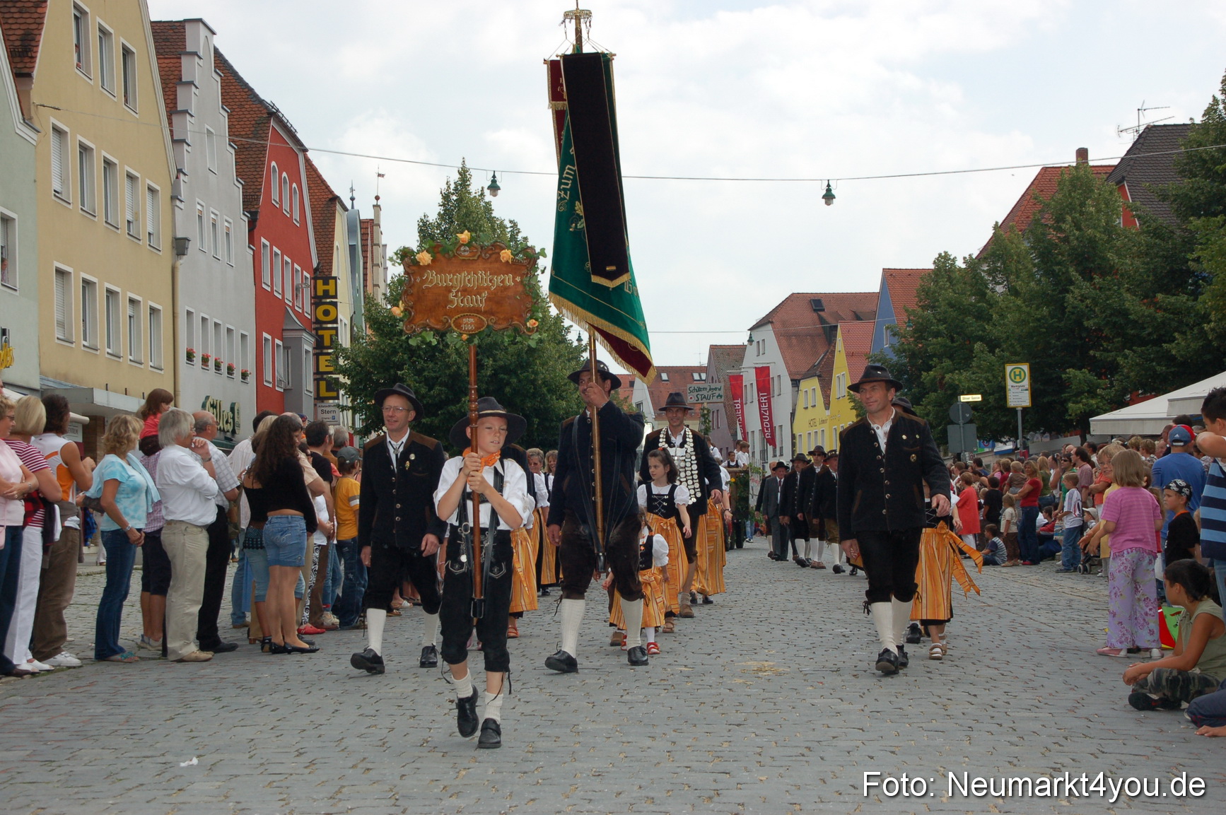 0353 Volksfestzug 120807