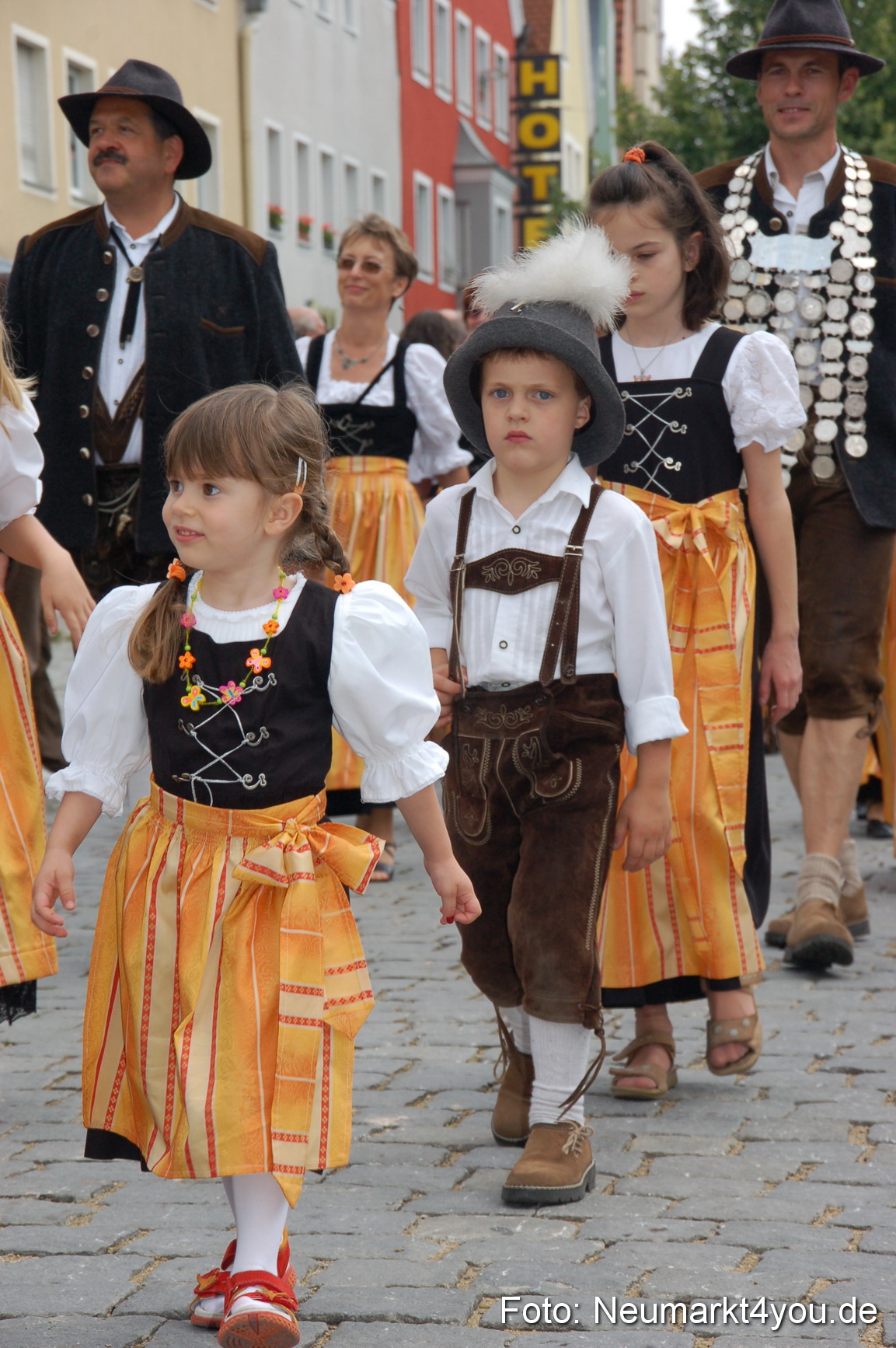 0355 Volksfestzug 120807