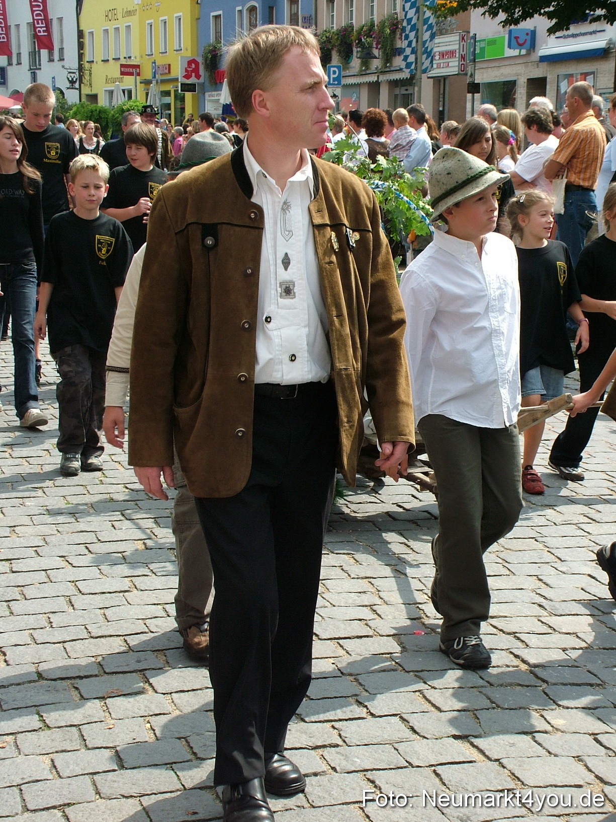 0369 Volksfestzug 120807