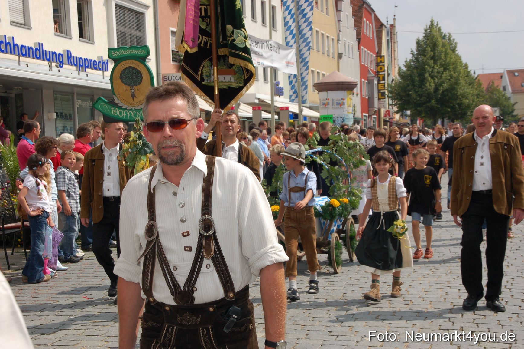 0382 Volksfestzug 120807