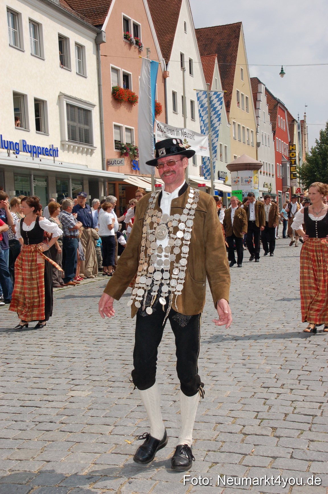 0384 Volksfestzug 120807